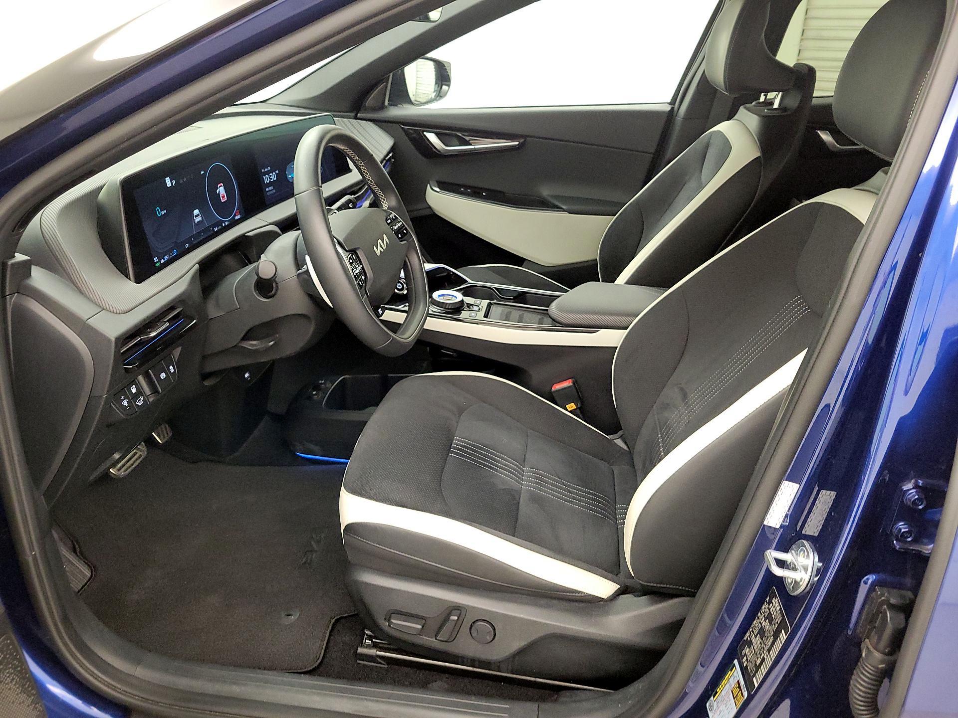 Thumbnail: 2023 Kia EV6 - 11