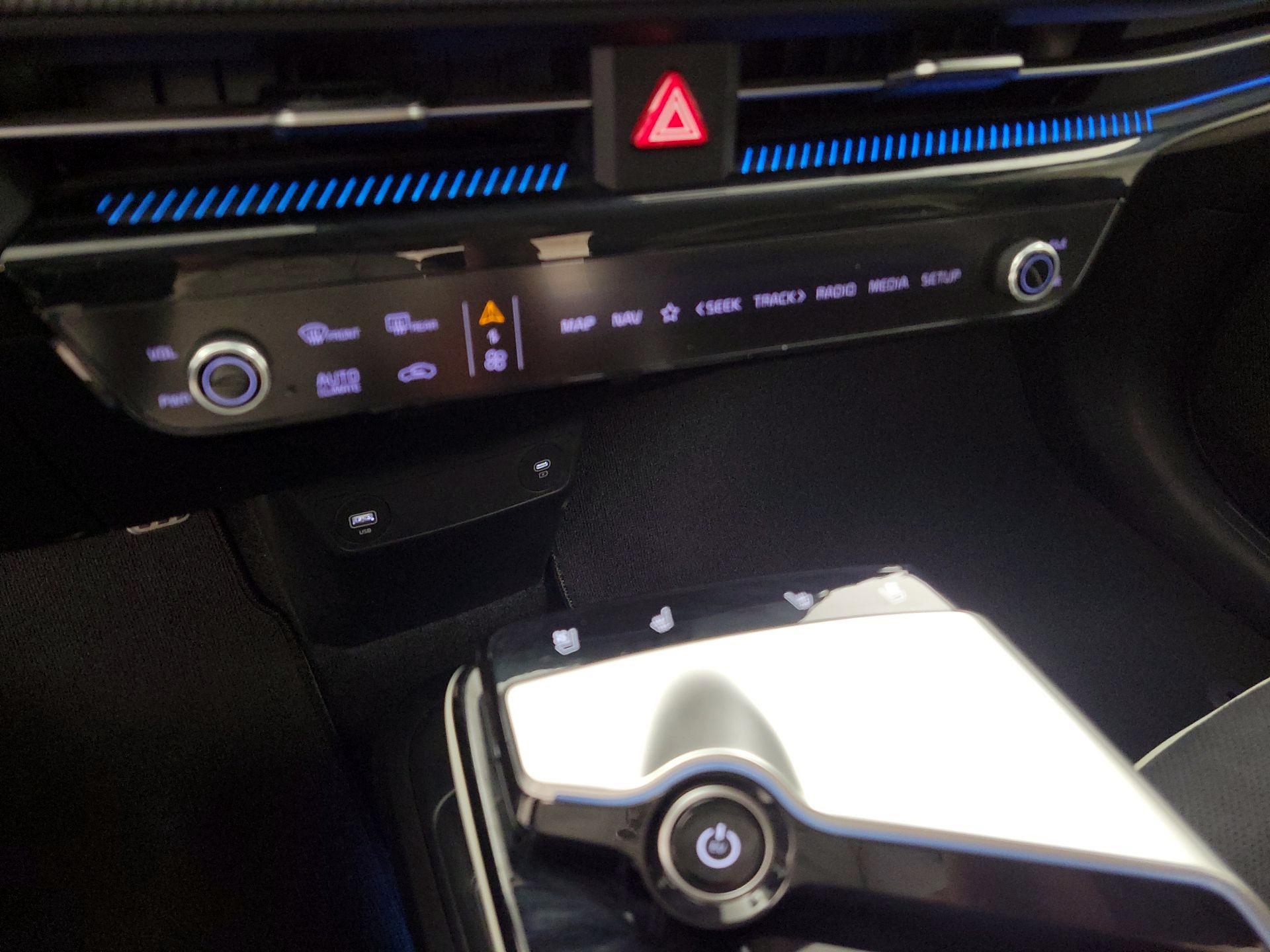 Thumbnail: 2023 Kia EV6 - 14