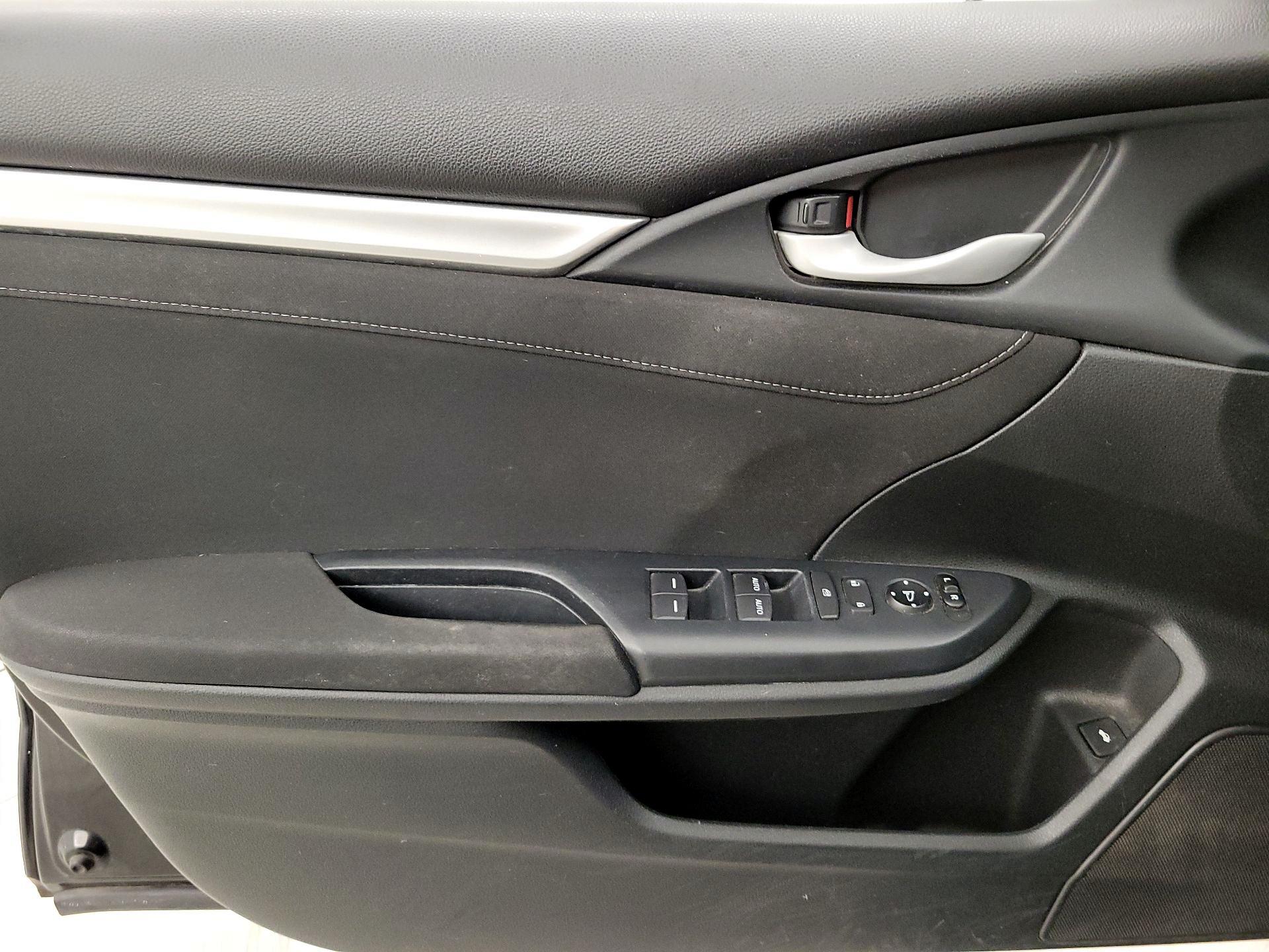 Thumbnail: 2016 Honda Civic - 12