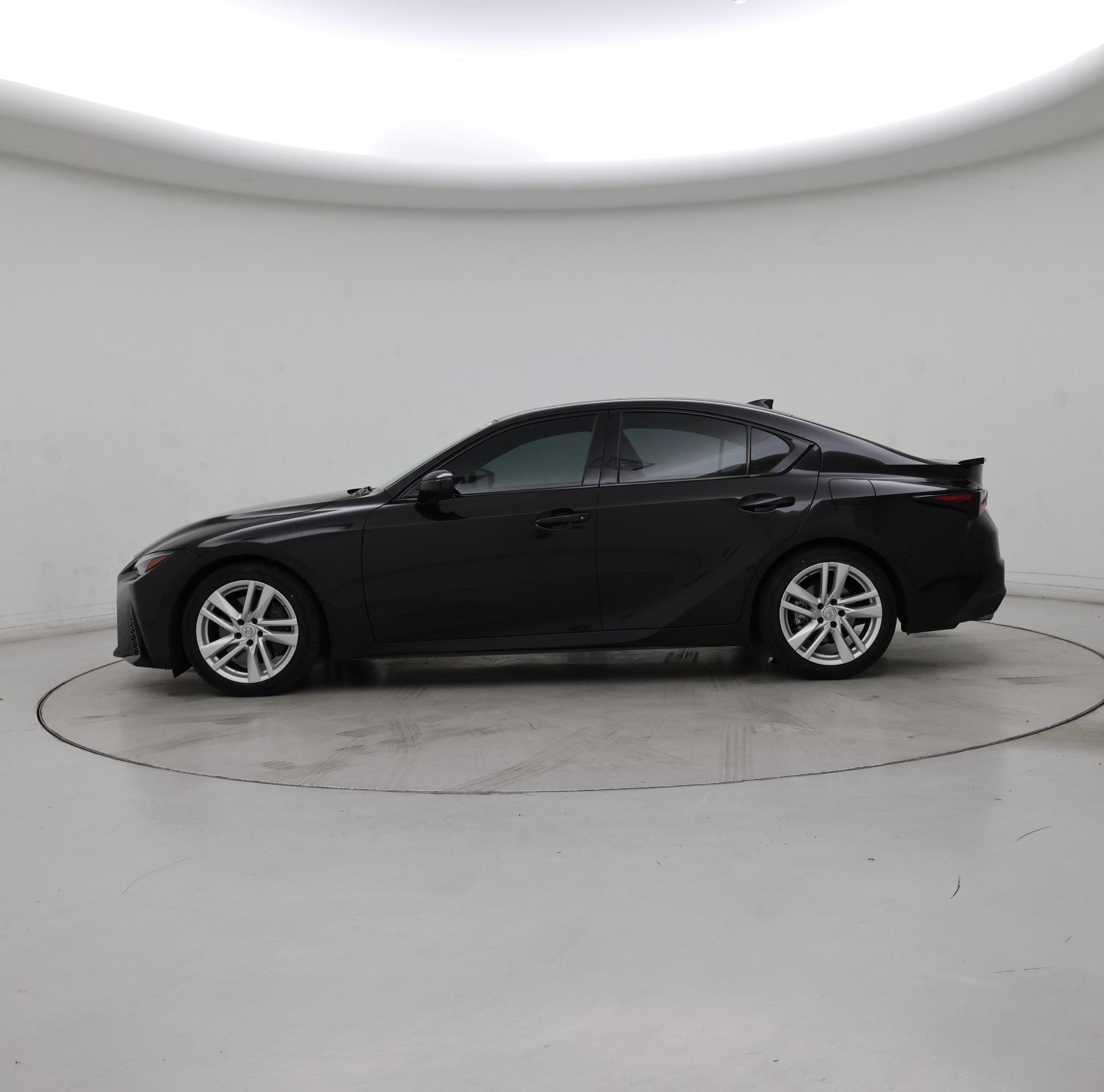 Thumbnail: 2021 Lexus IS - 3