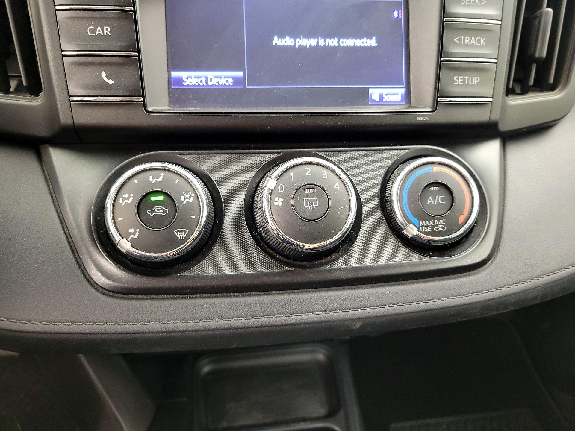Thumbnail: 2016 Toyota RAV4 - 16