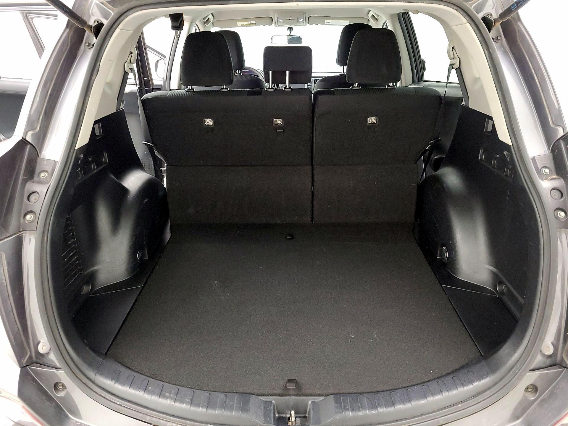 Thumbnail: 2016 Toyota RAV4 - 20
