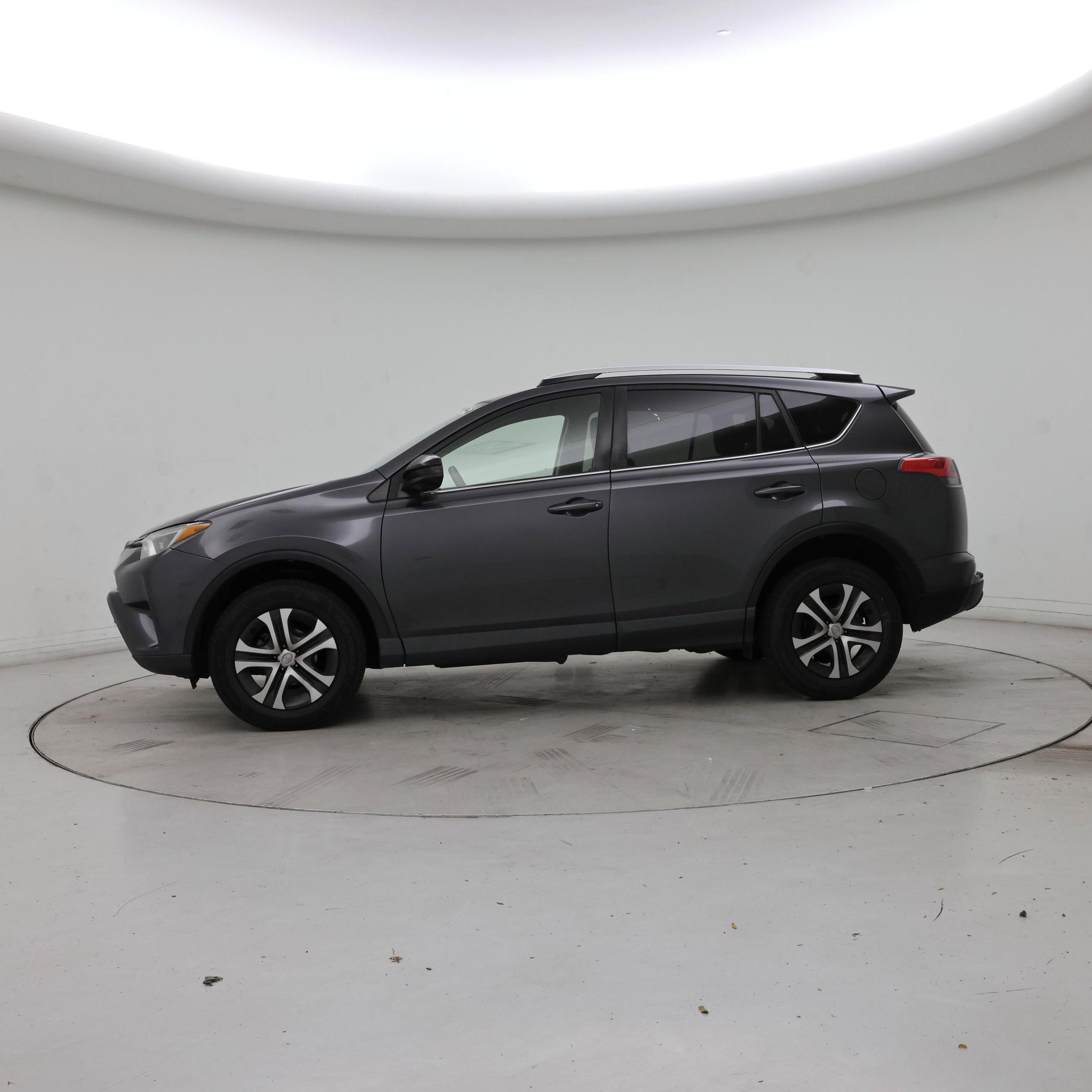 Thumbnail: 2016 Toyota RAV4 - 3