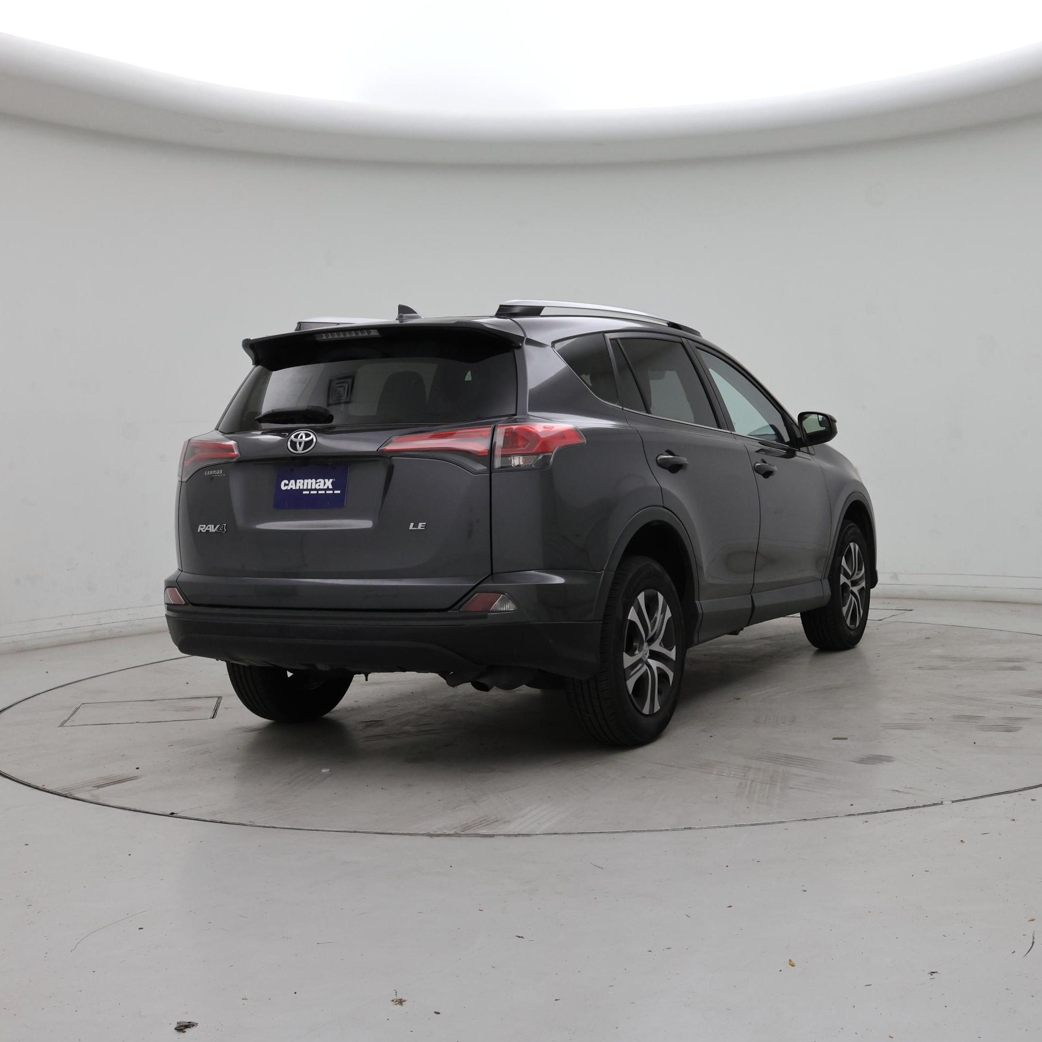 Thumbnail: 2016 Toyota RAV4 - 8