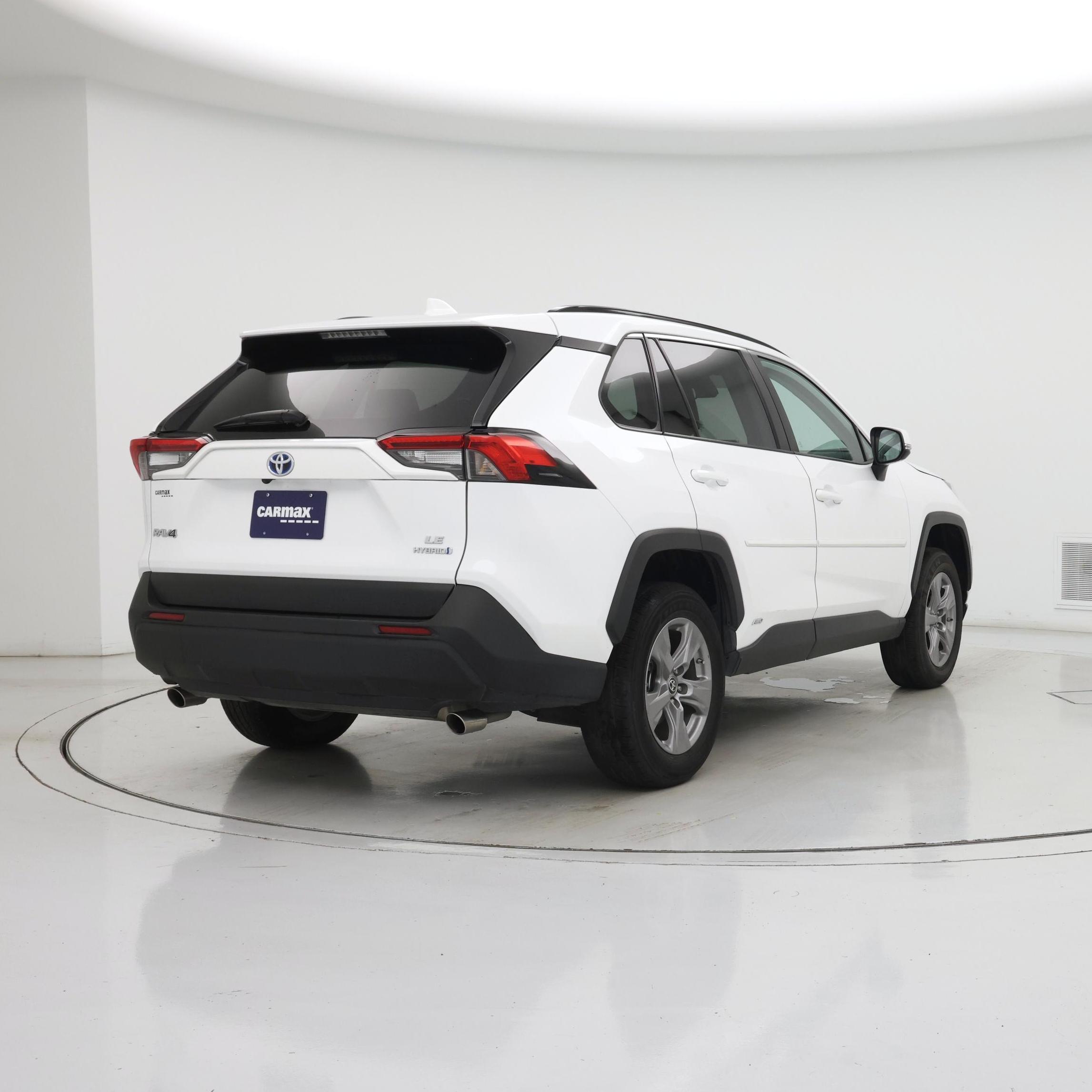 Thumbnail: 2024 Toyota RAV4 - 8