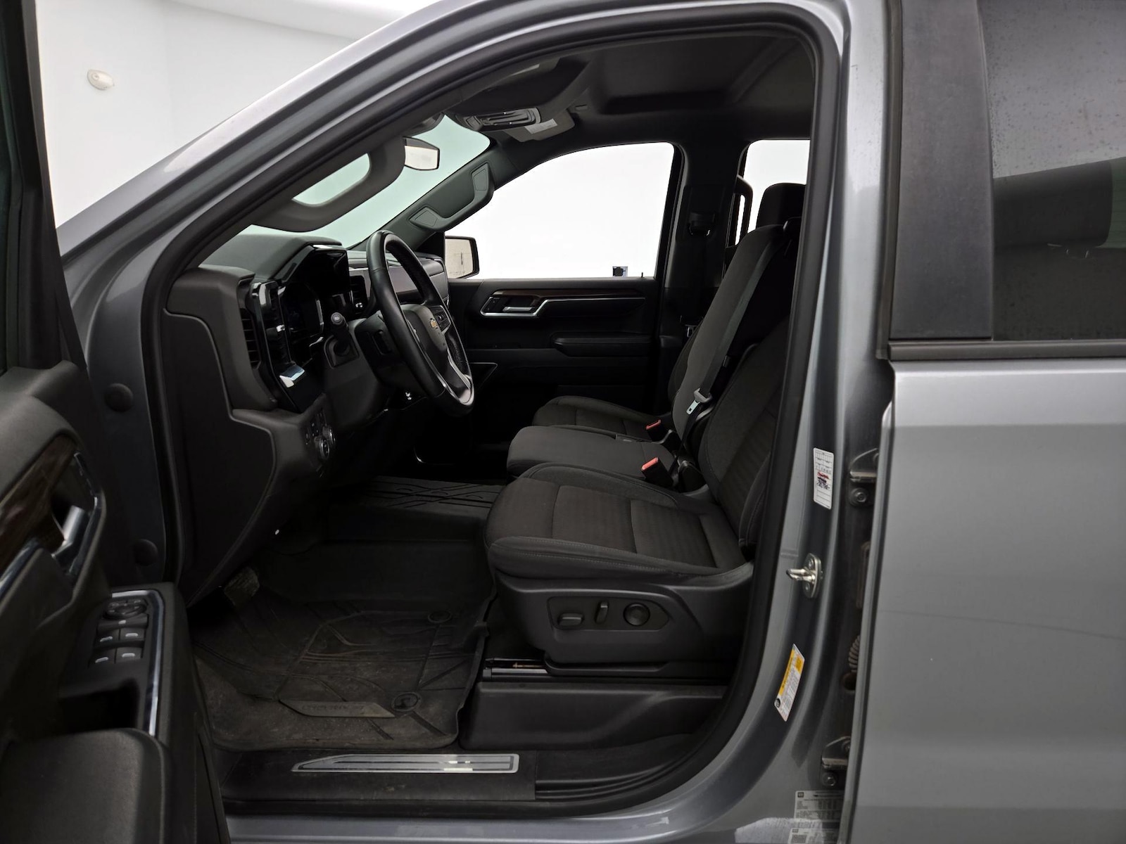 2023 Chevrolet Silverado 1500 LT - Photo 12