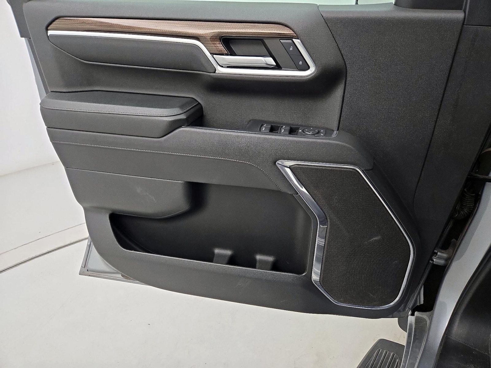 2023 Chevrolet Silverado 1500 LT - Photo 13