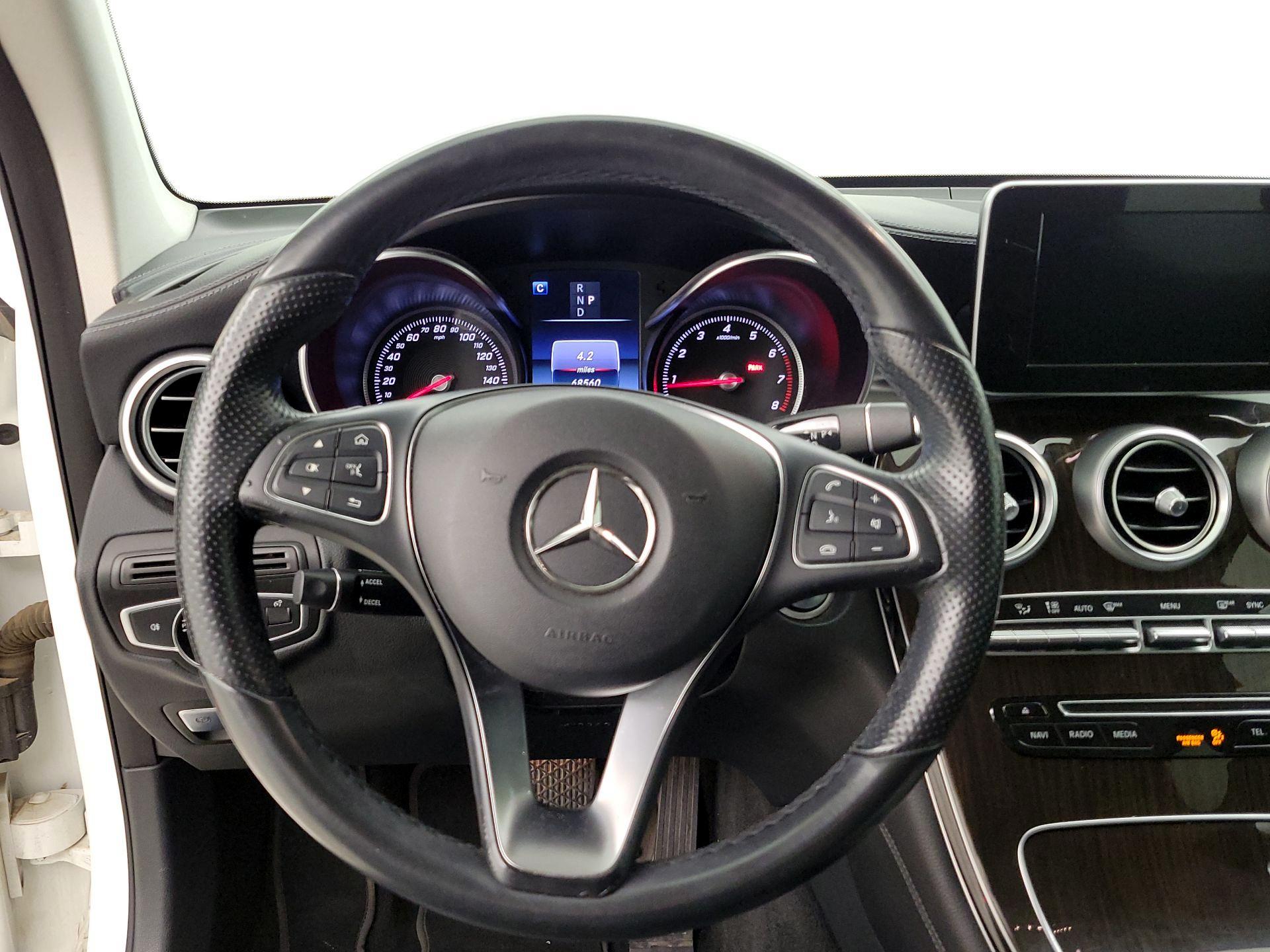 Thumbnail: 2016 Mercedes-Benz GLC - 10