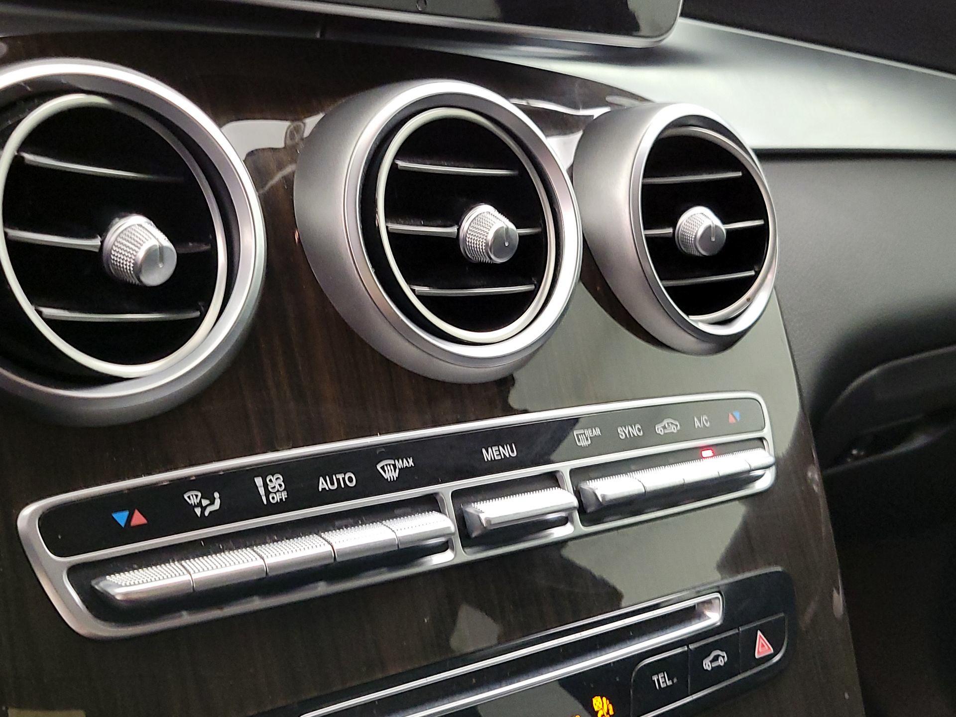 Thumbnail: 2016 Mercedes-Benz GLC - 16