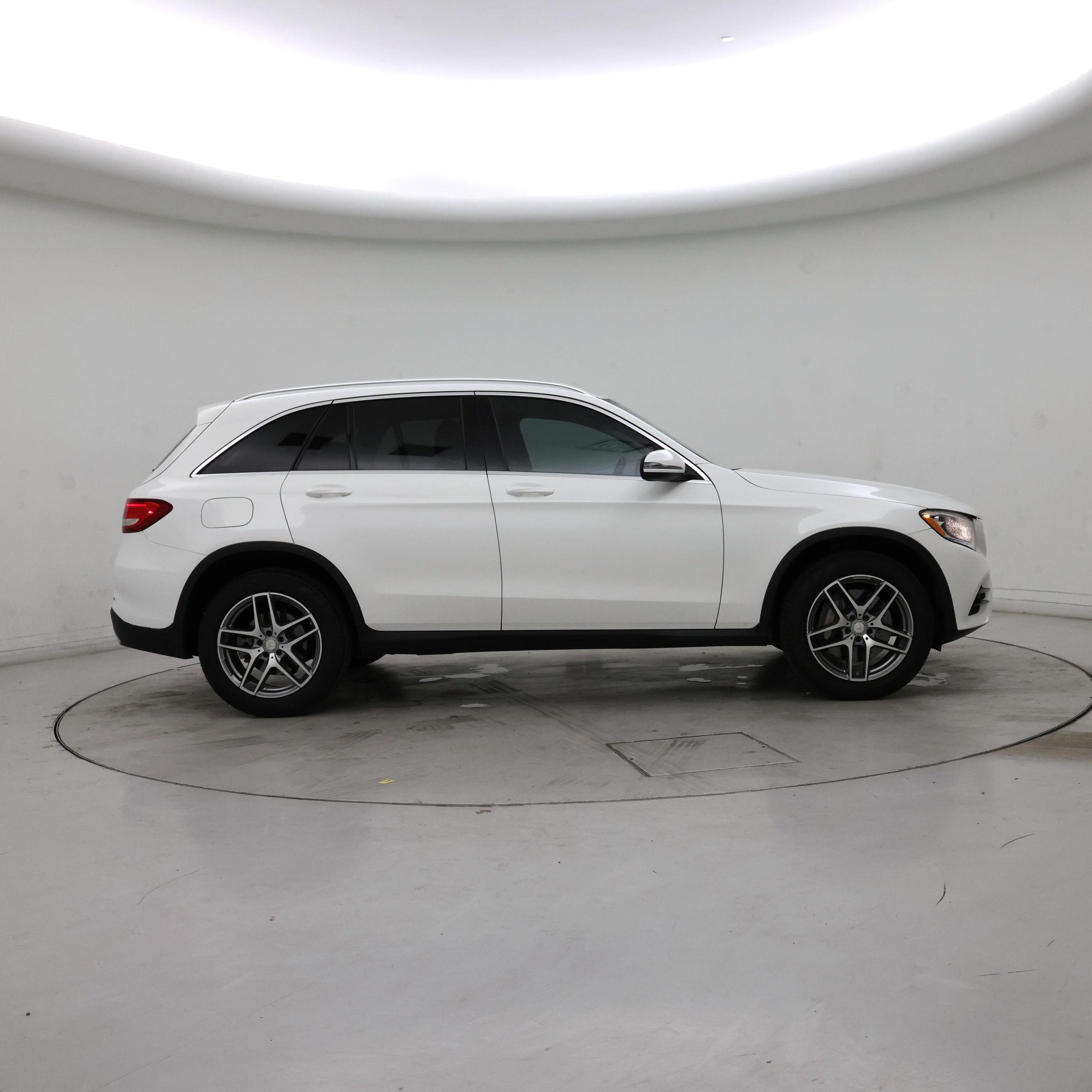 Thumbnail: 2016 Mercedes-Benz GLC - 7