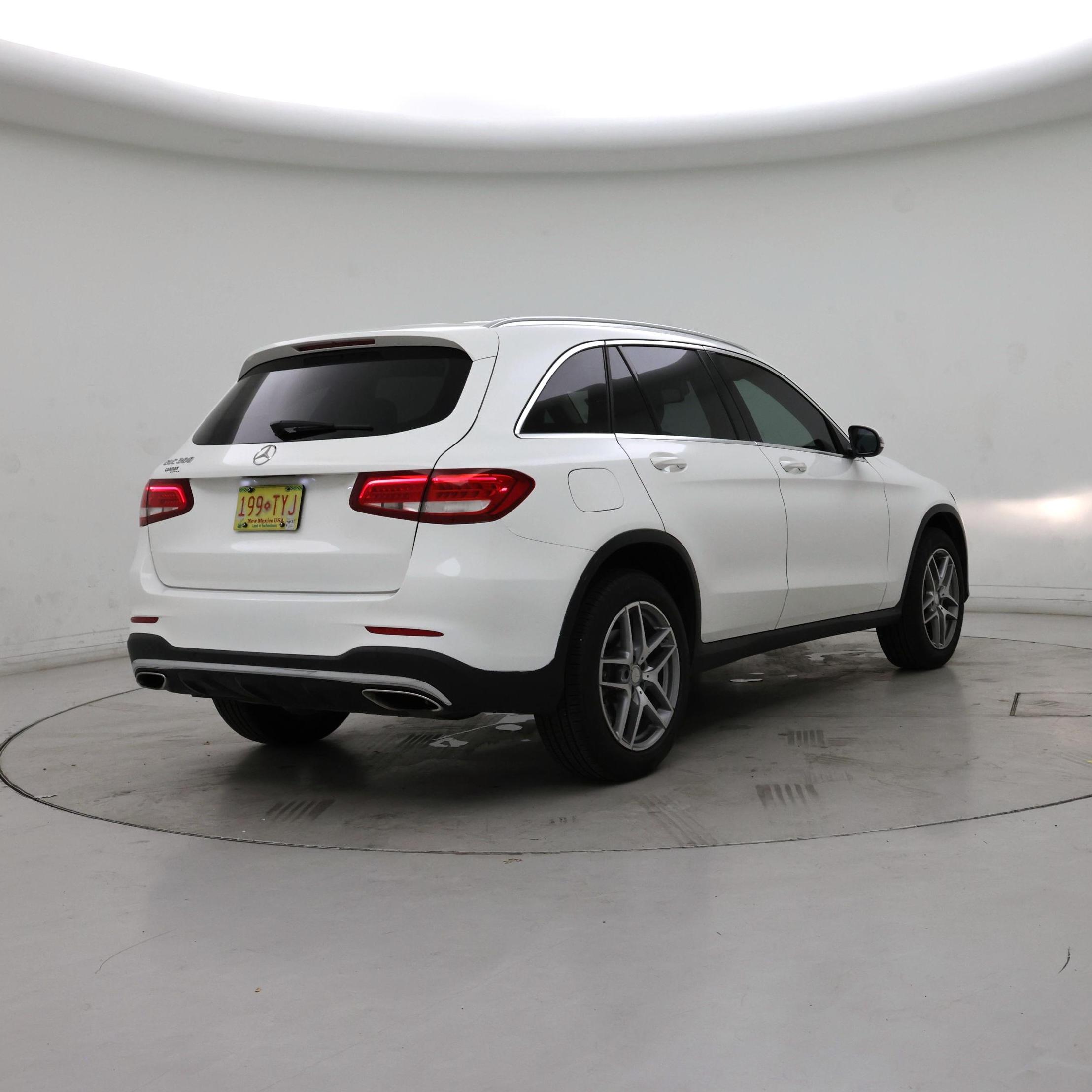 Thumbnail: 2016 Mercedes-Benz GLC - 8