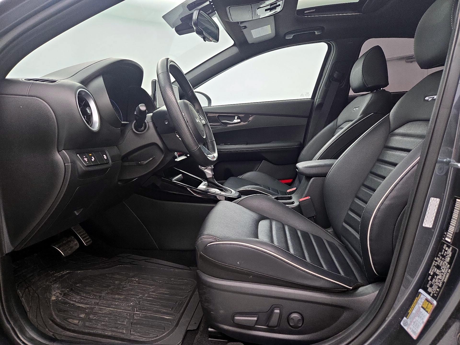 Thumbnail: 2023 Kia Forte - 11