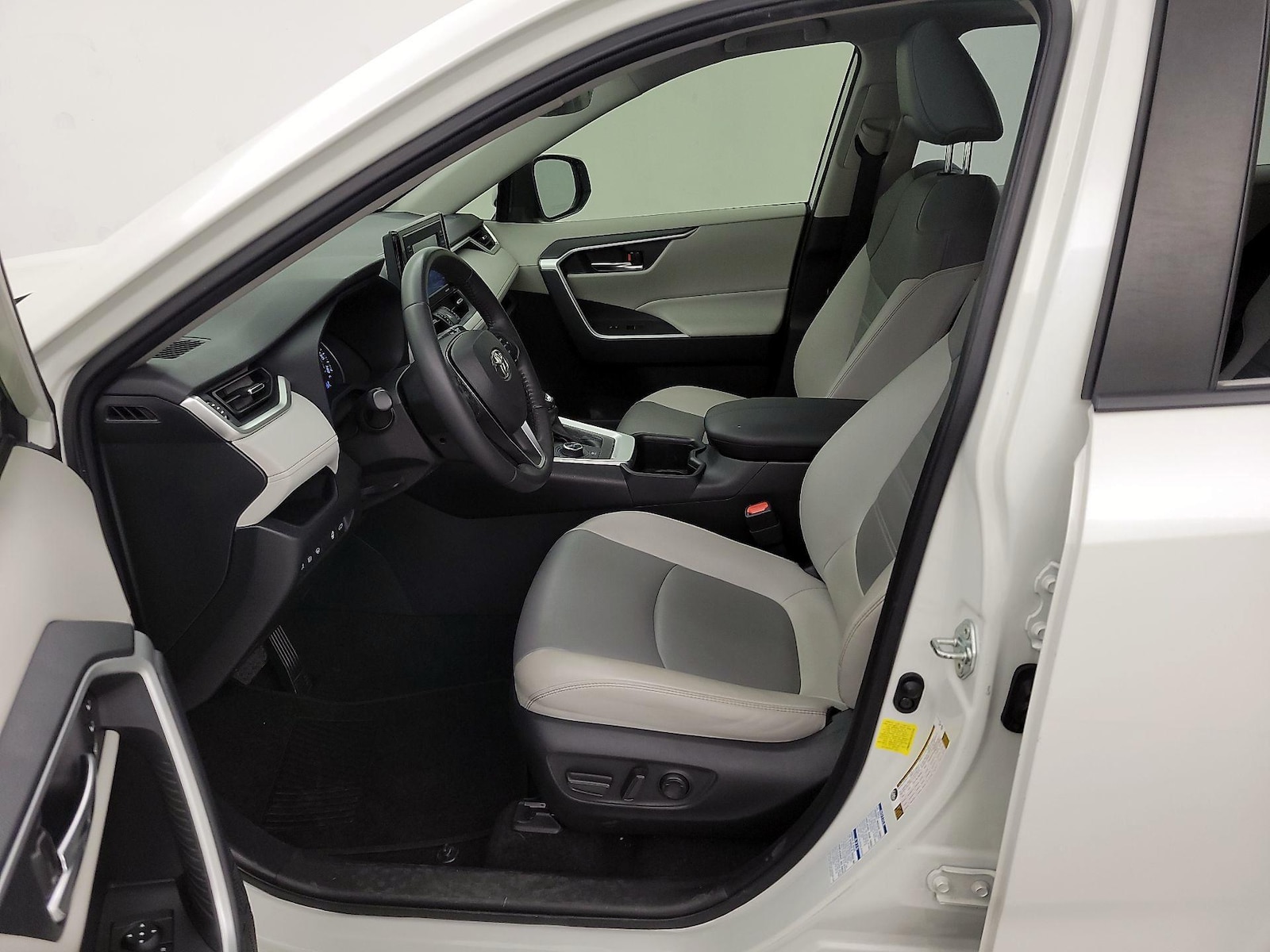 2022 Toyota RAV4 XLE Premium - Photo 12