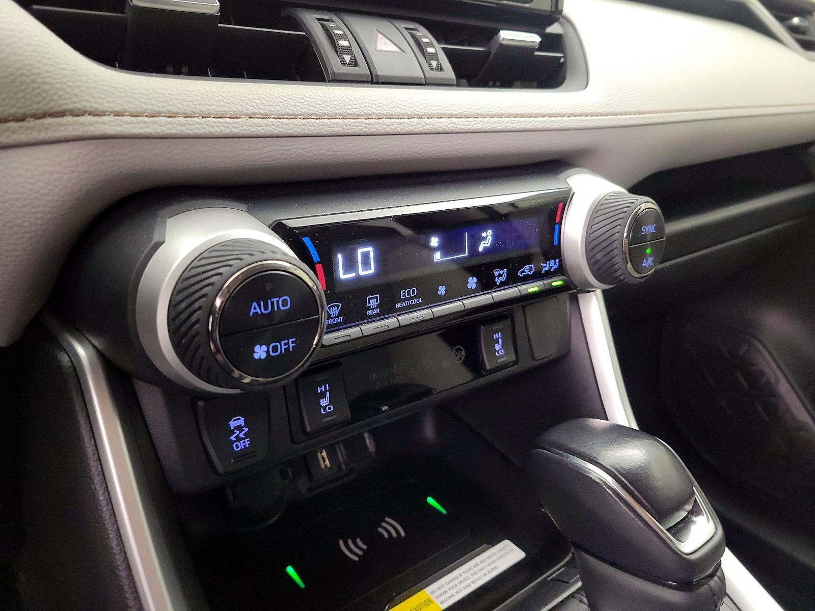 2022 Toyota RAV4 XLE Premium - Photo 17