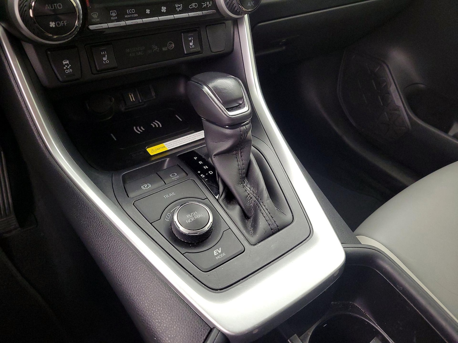 2022 Toyota RAV4 XLE Premium - Photo 18
