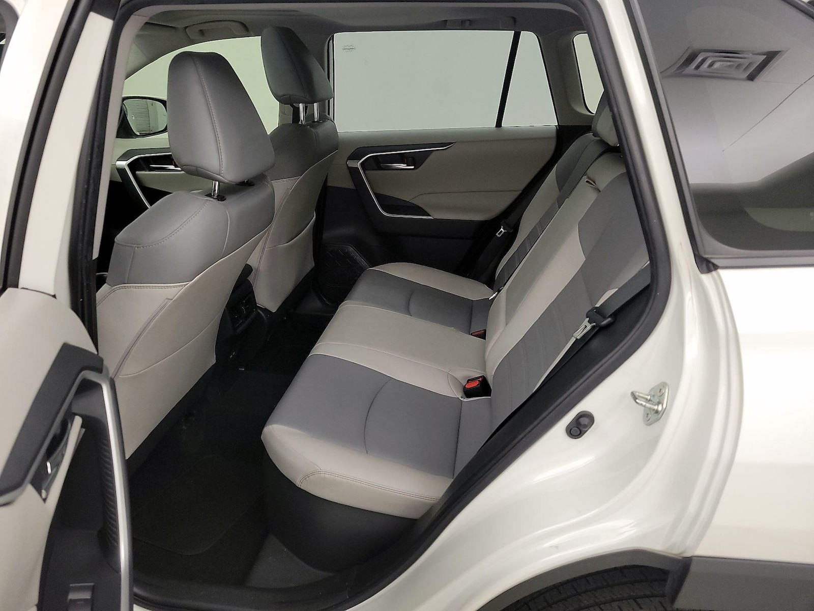 2022 Toyota RAV4 XLE Premium - Photo 21