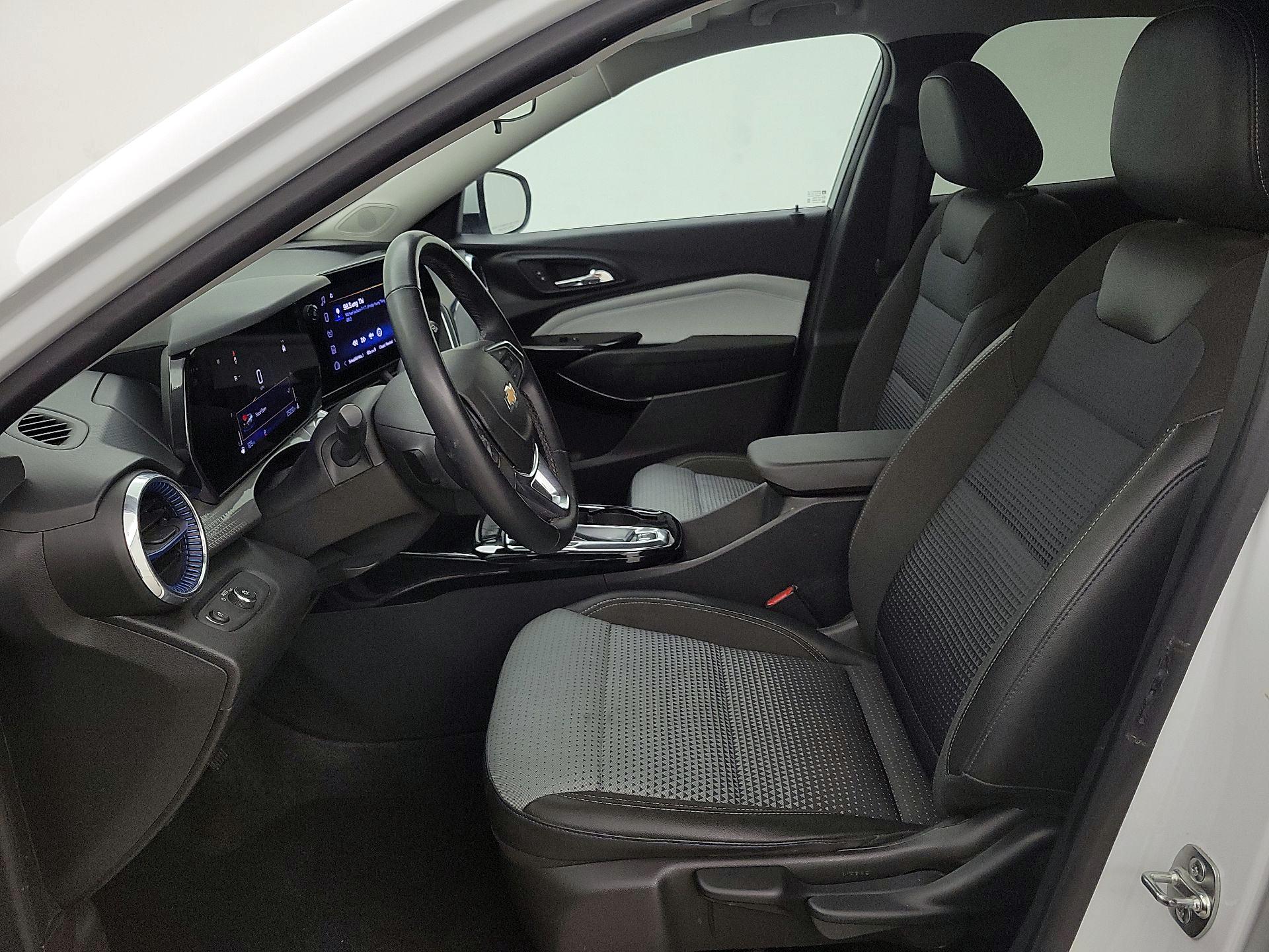 Thumbnail: 2025 Chevrolet Trax - 11