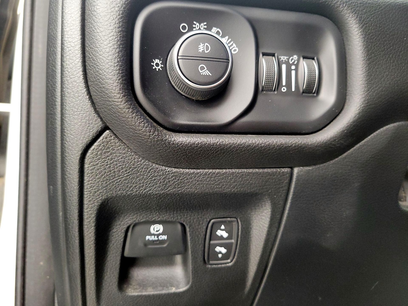 2025 RAM Ram 1500 Pickup Laramie - Photo 14