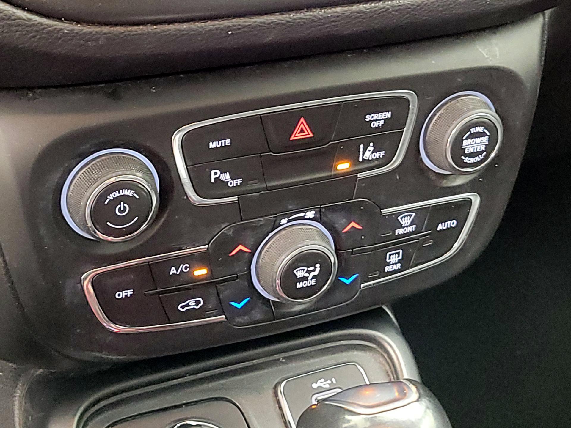 Thumbnail: 2021 Jeep Compass - 14
