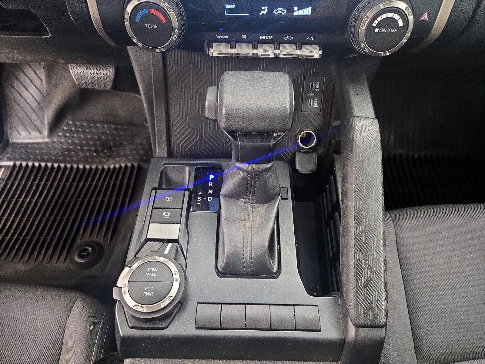 2025 Toyota Tacoma SR5 - Photo 18