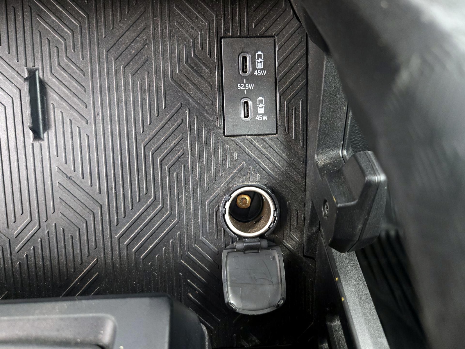 2025 Toyota Tacoma SR5 - Photo 19