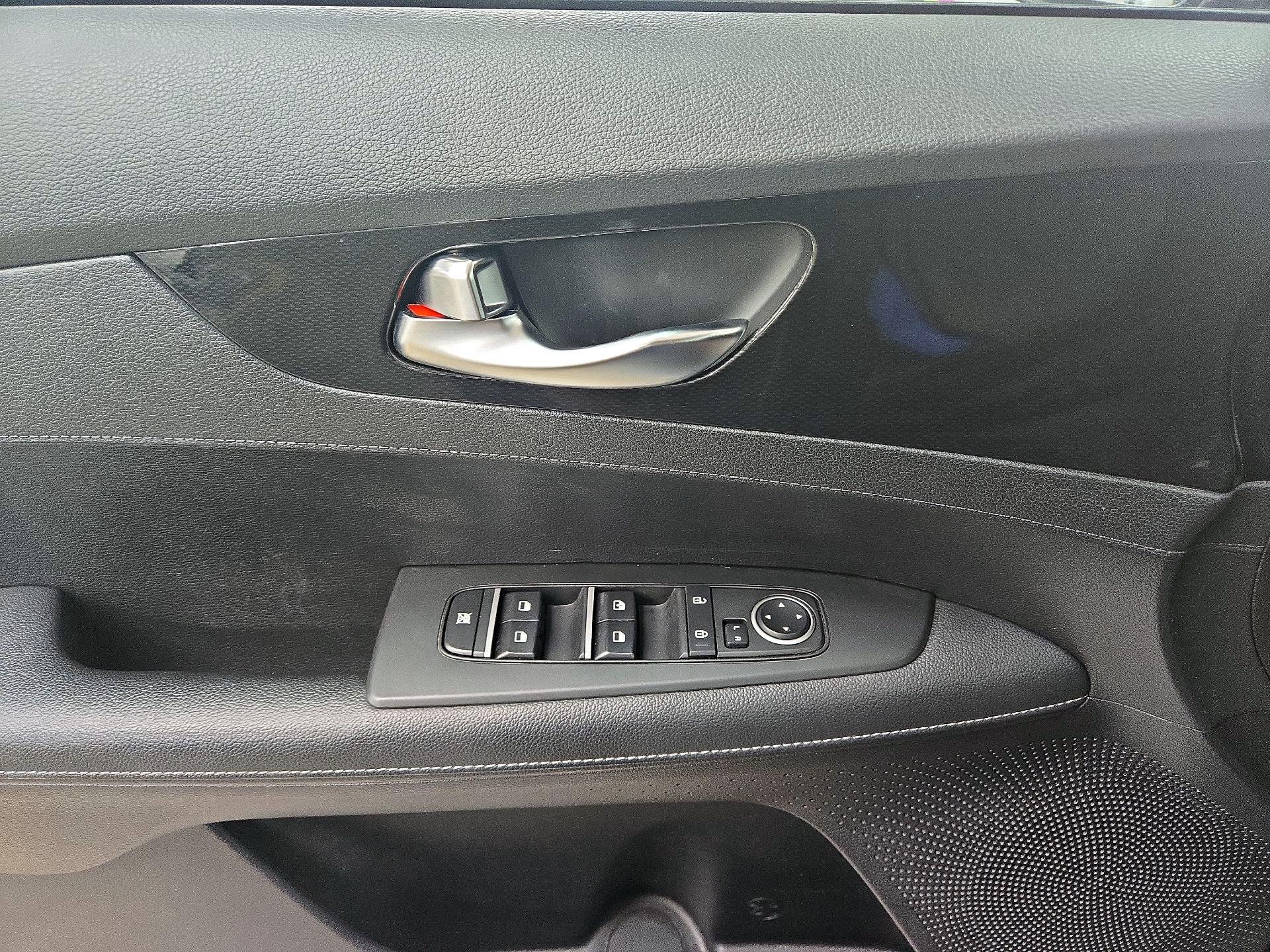 Thumbnail: 2022 Kia Forte - 12
