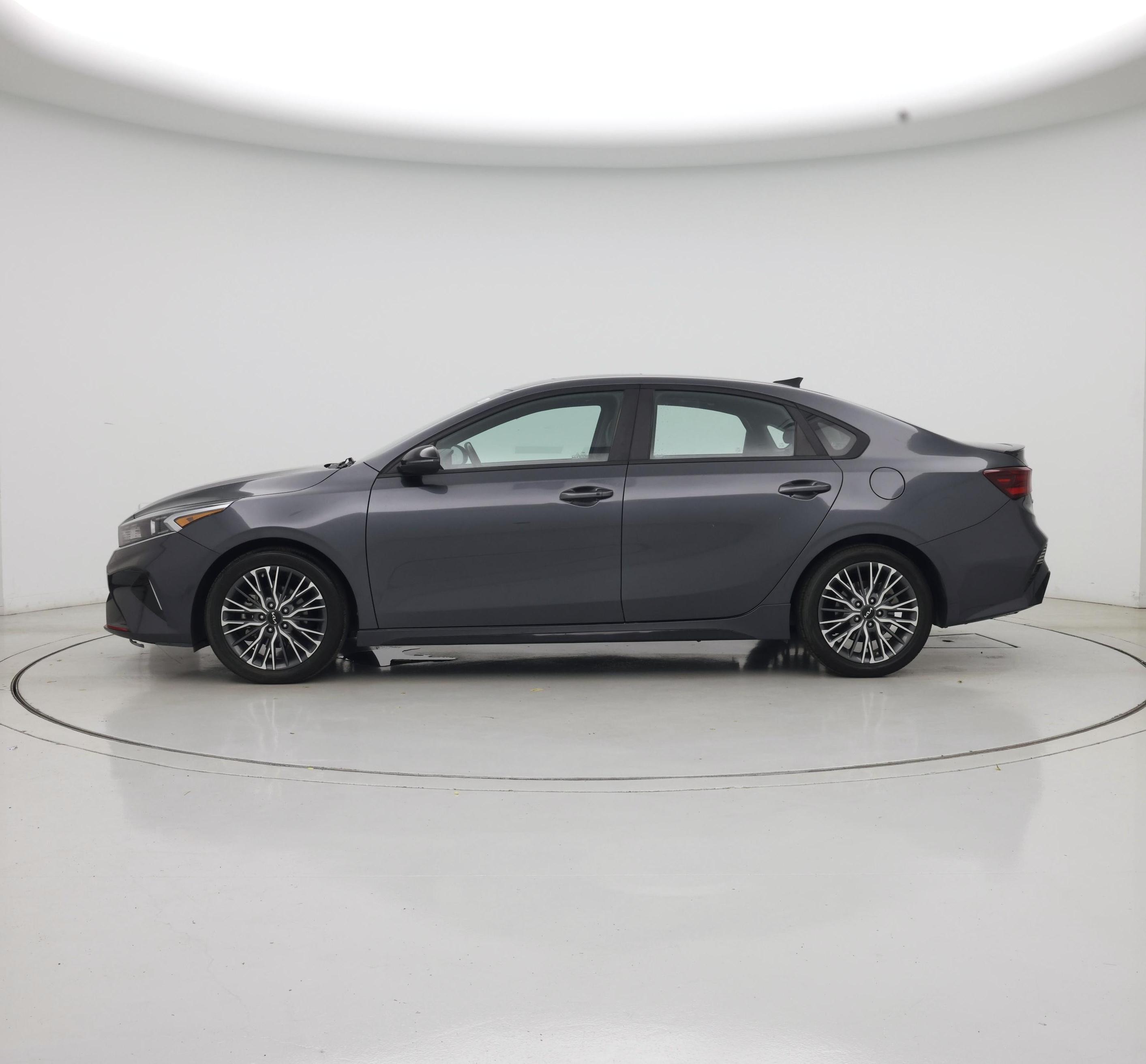 Thumbnail: 2022 Kia Forte - 3