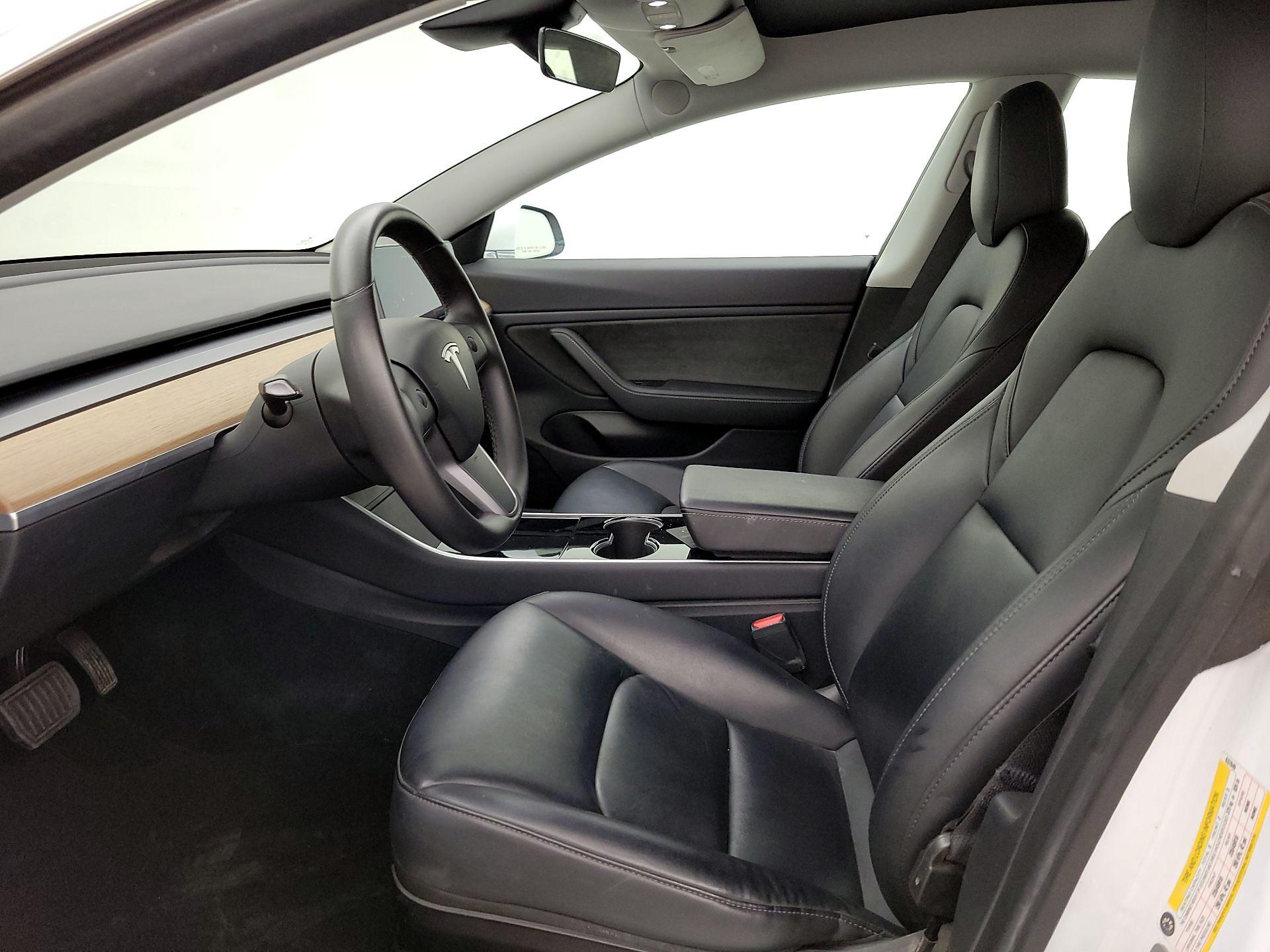 Thumbnail: 2020 Tesla Model 3 - 11
