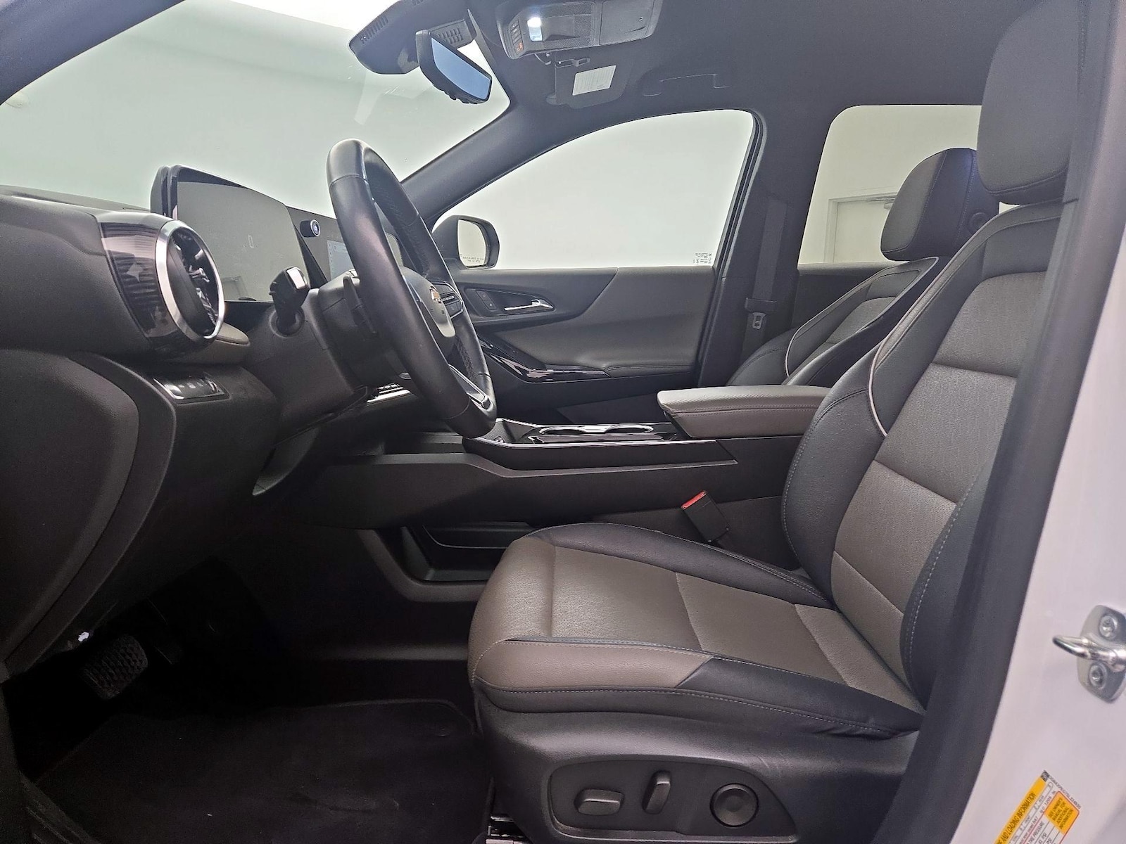 2025 Chevrolet Equinox LT - Photo 12