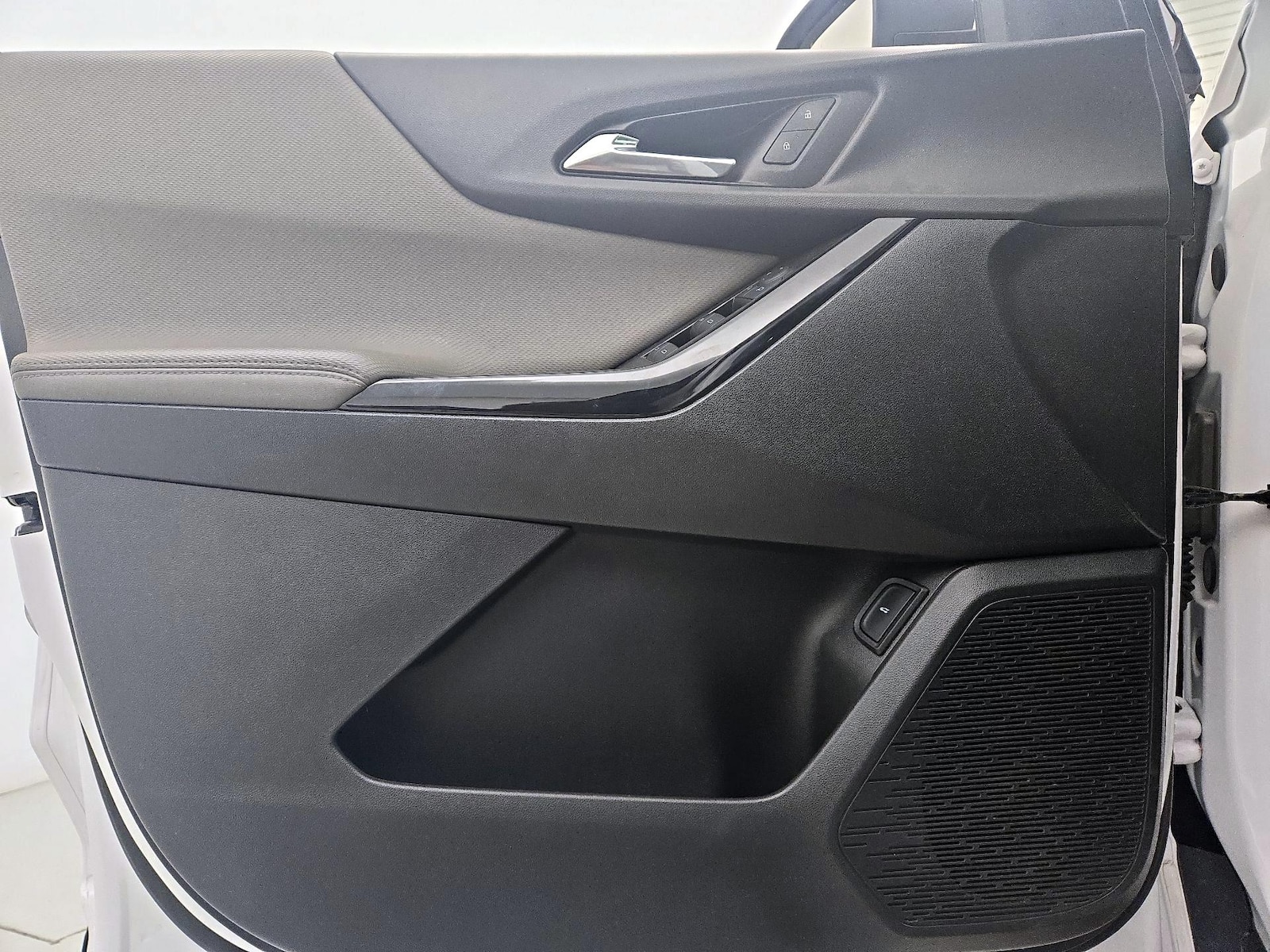 2025 Chevrolet Equinox LT - Photo 13