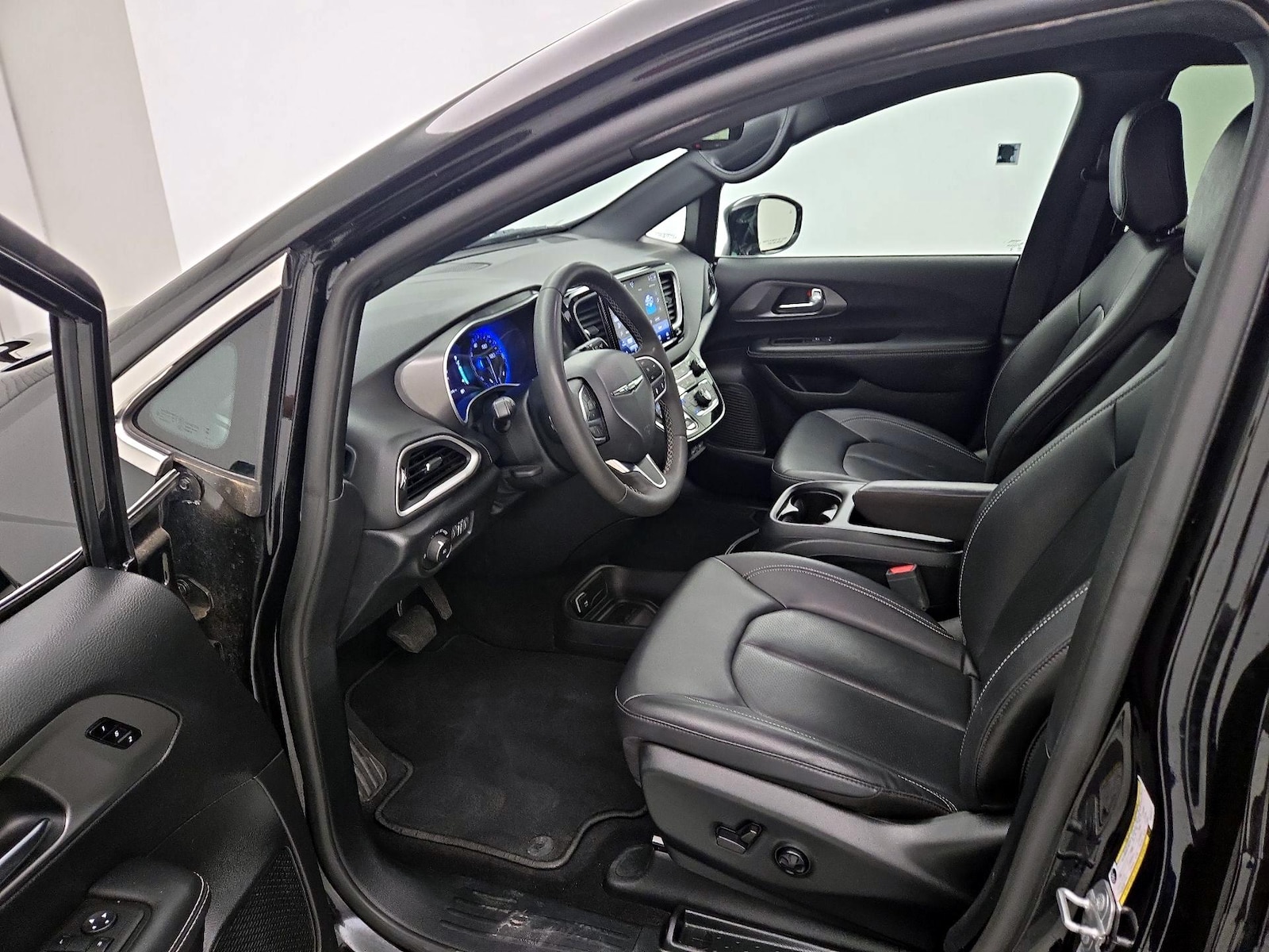 2025 Chrysler Pacifica Select - Photo 12