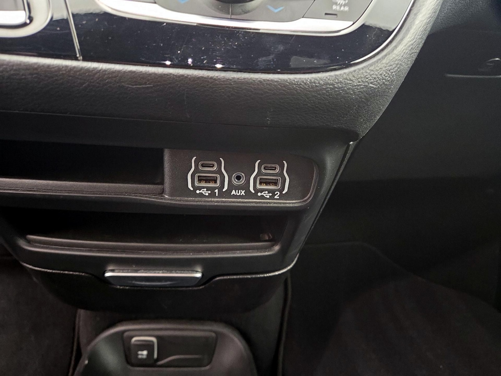 2025 Chrysler Pacifica Select - Photo 19