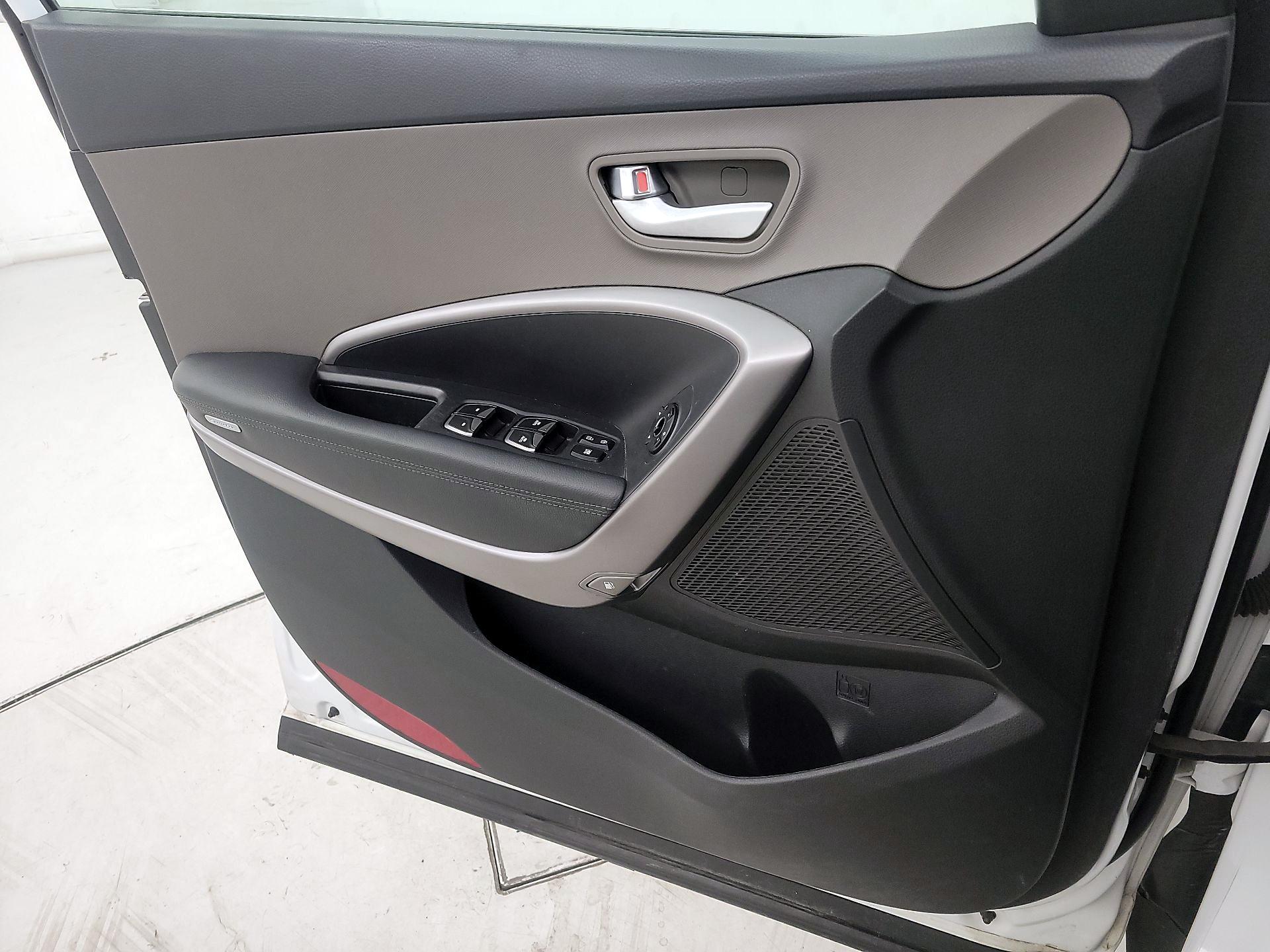 Thumbnail: 2015 Hyundai Santa Fe - 12