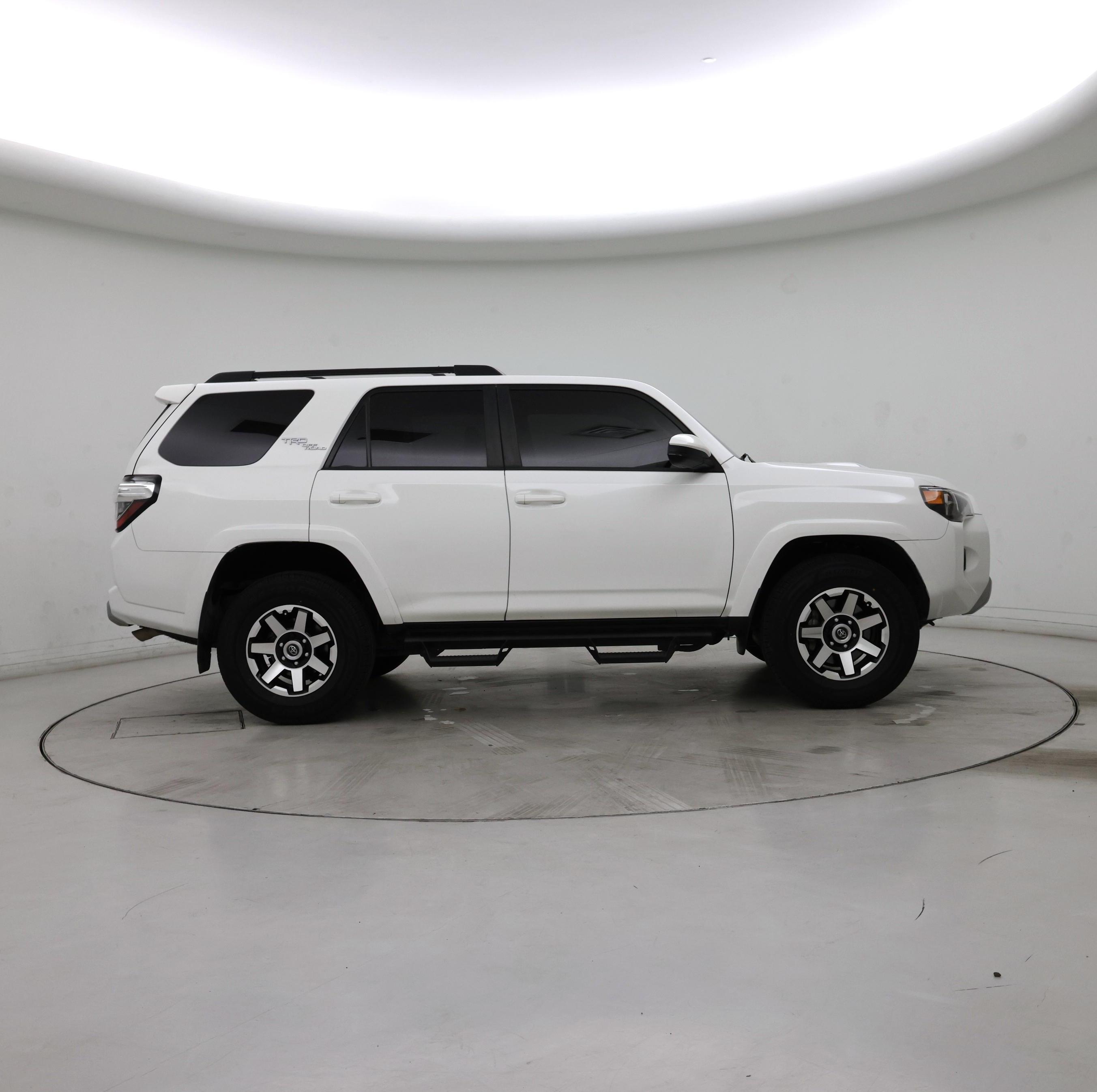 Thumbnail: 2019 Toyota 4Runner - 7