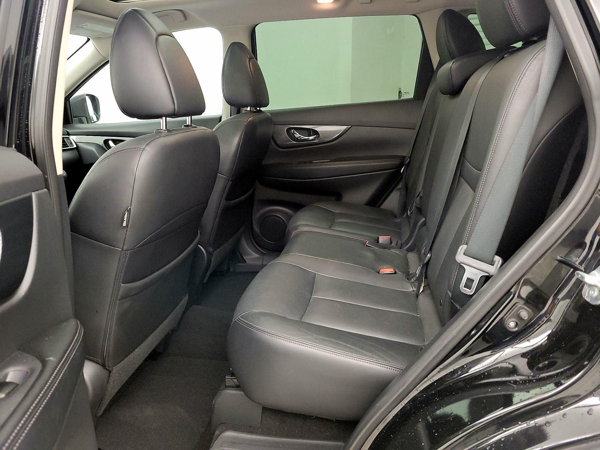 Thumbnail: 2015 Nissan Rogue - 20