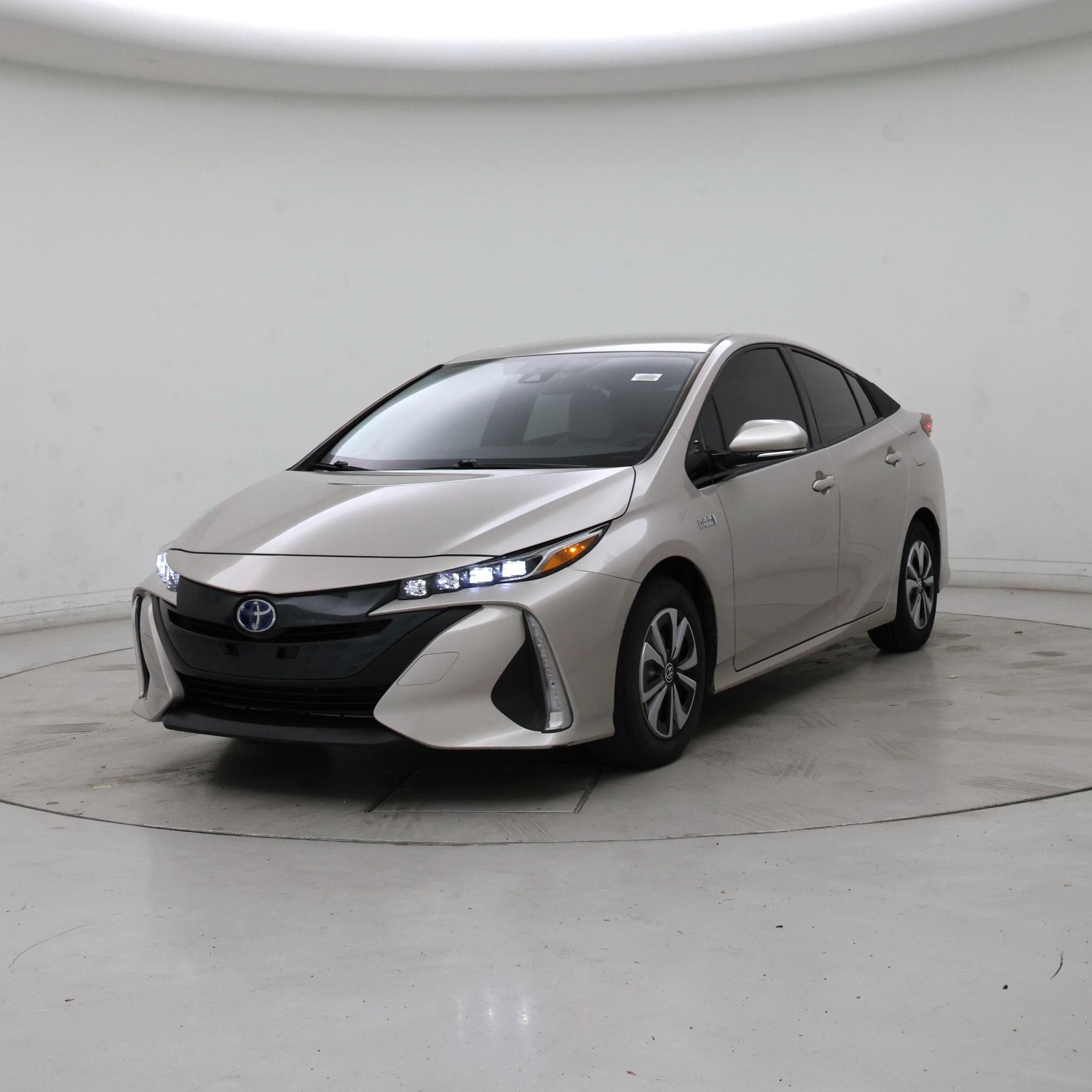 Thumbnail: 2017 Toyota Prius Prime - 4