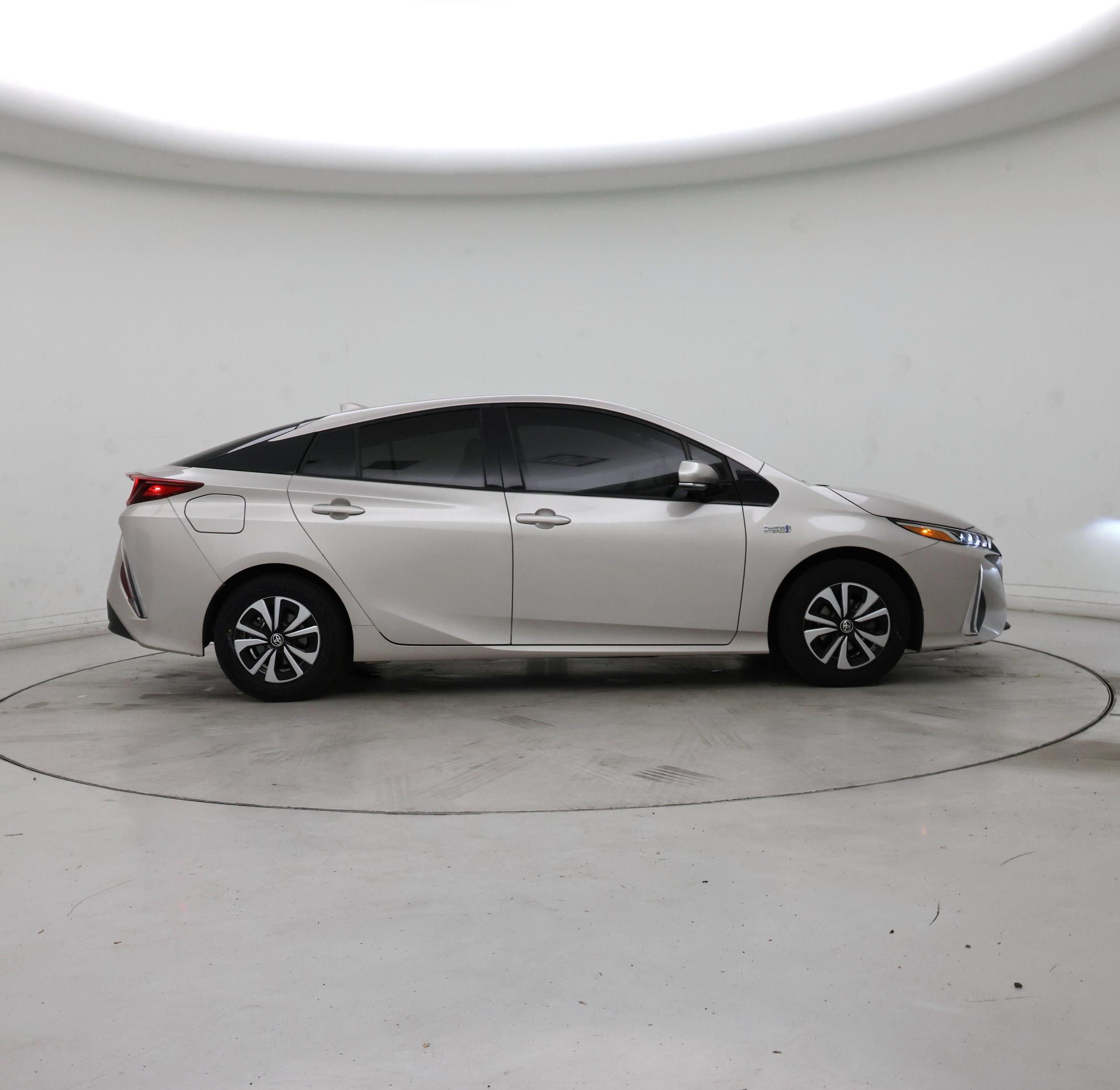 Thumbnail: 2017 Toyota Prius Prime - 7