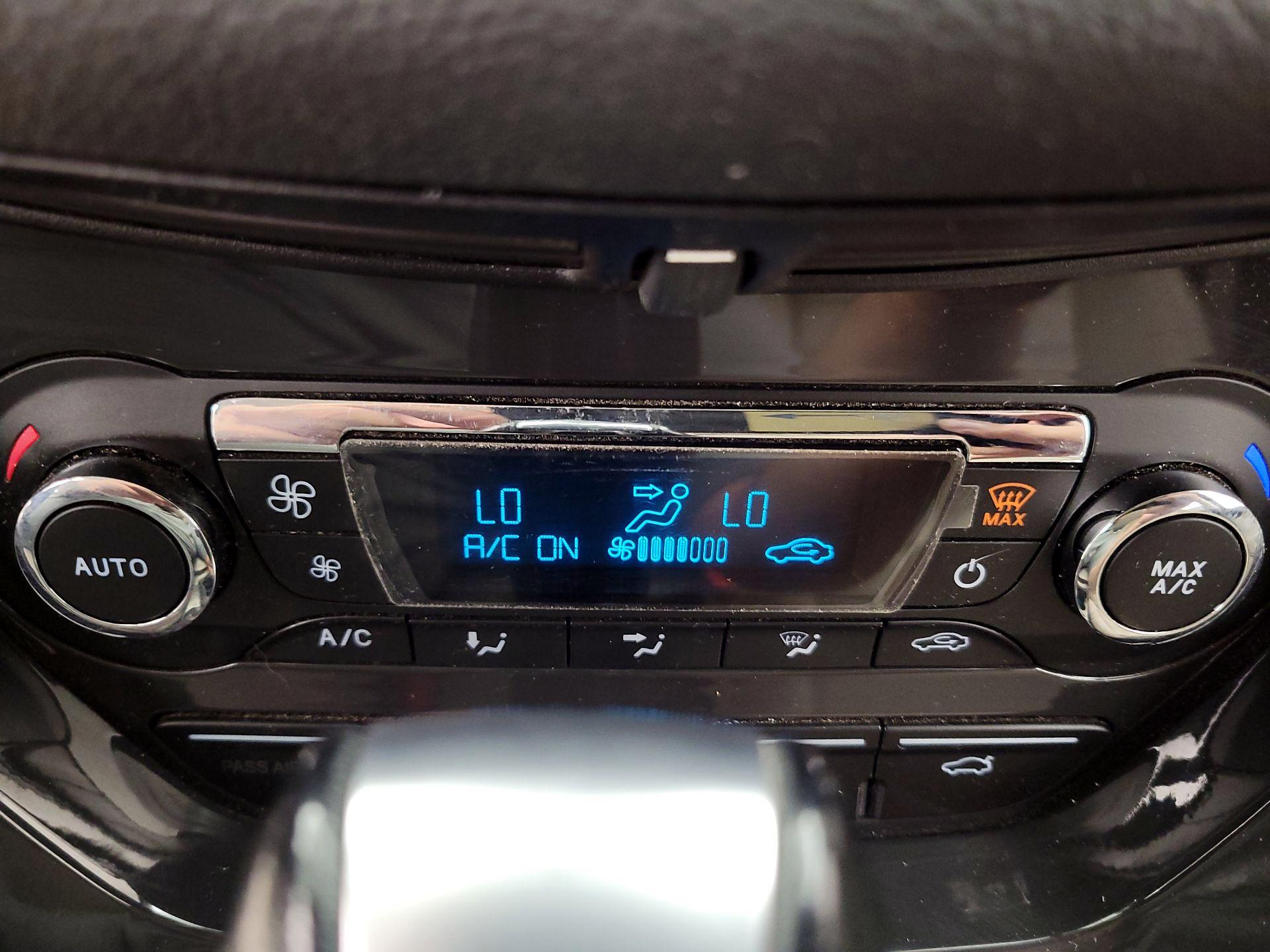 Thumbnail: 2016 Ford C-Max - 14