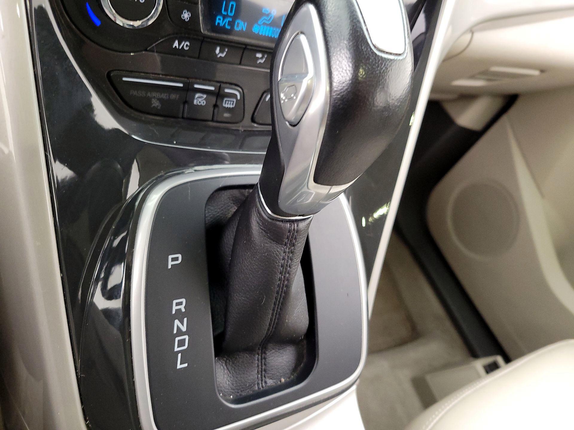 Thumbnail: 2016 Ford C-Max - 15