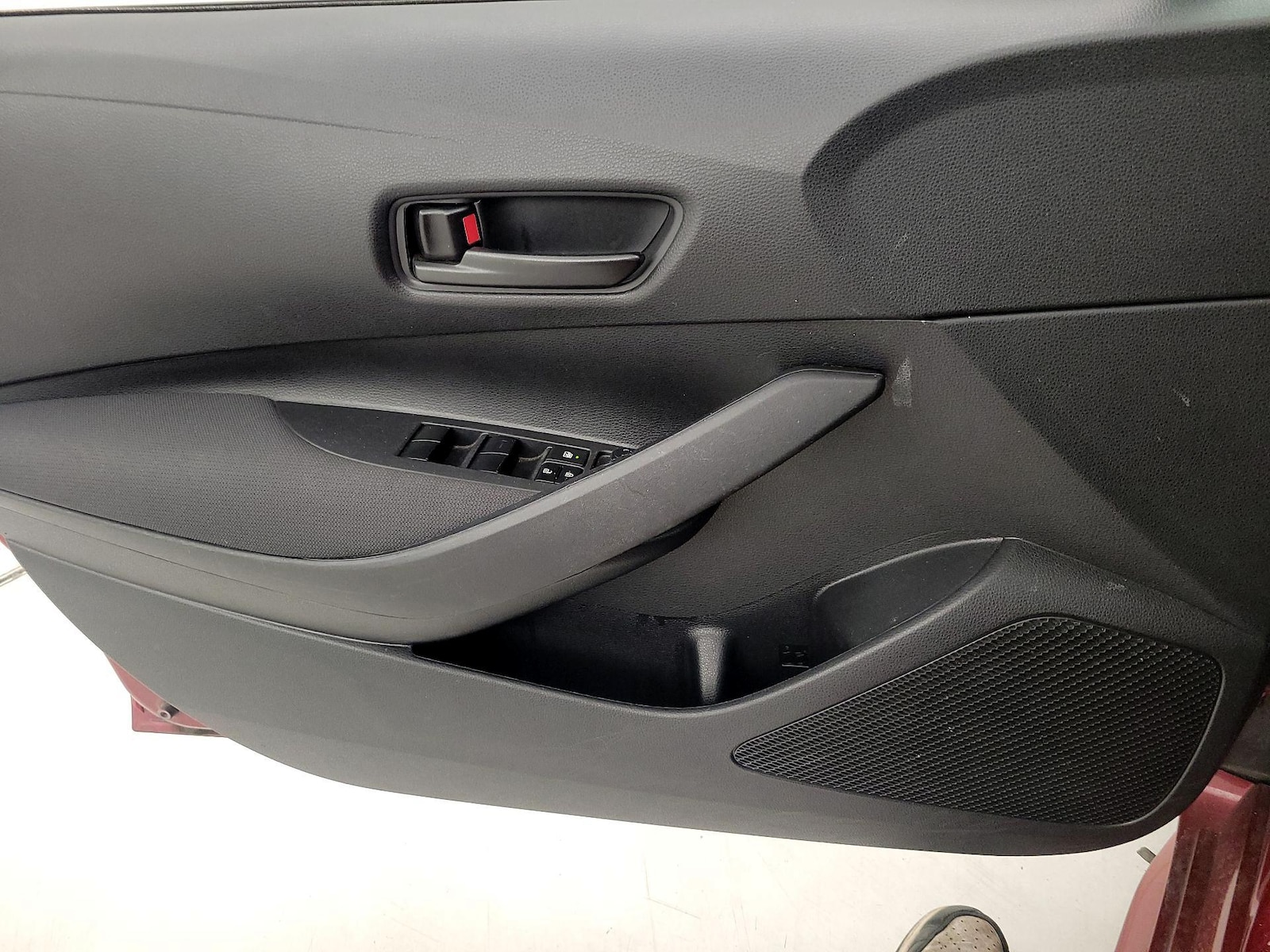 2024 Toyota Corolla LE - Photo 13
