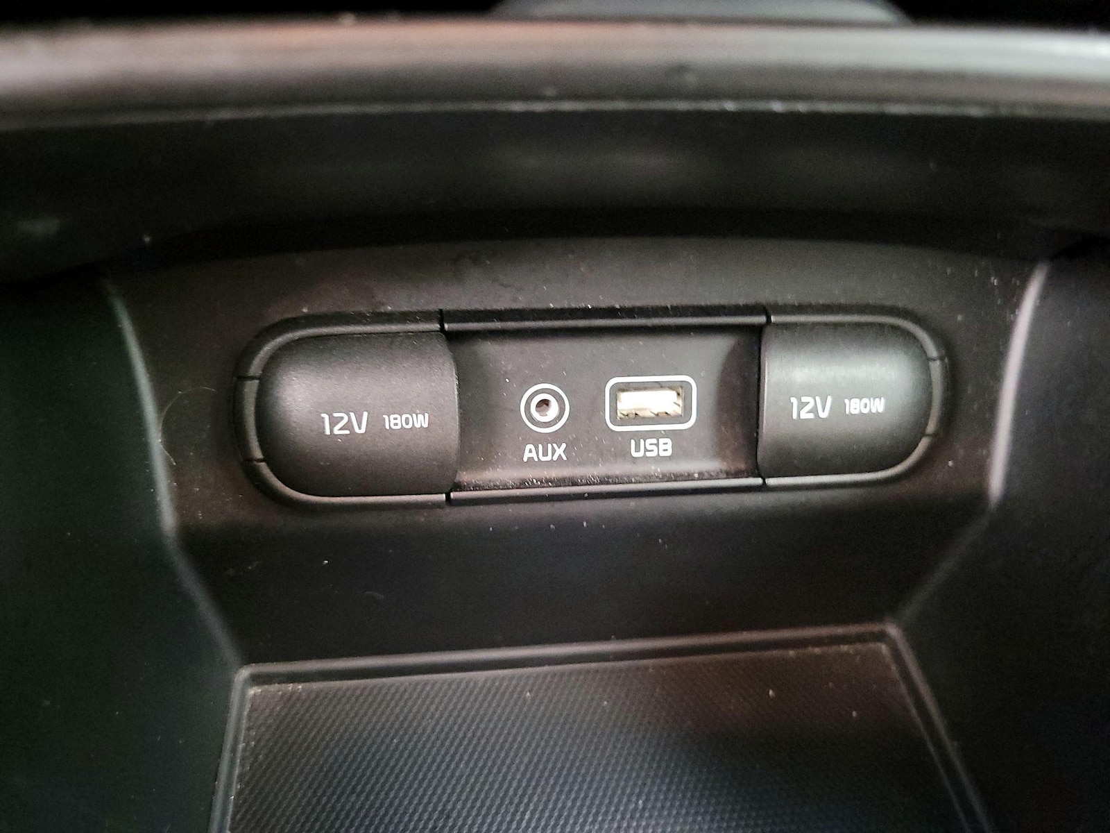 2018 Kia Sorento LX - Photo 19