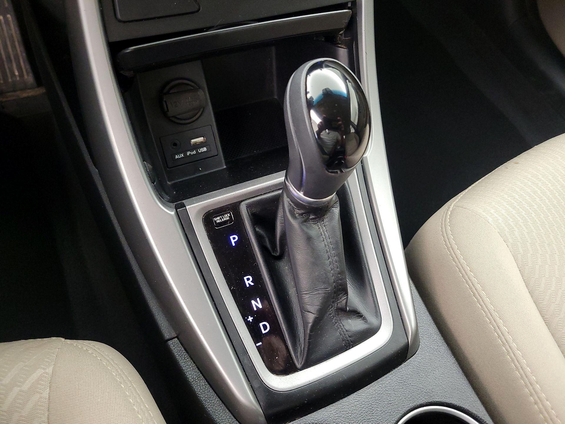 Thumbnail: 2016 Hyundai Elantra - 15