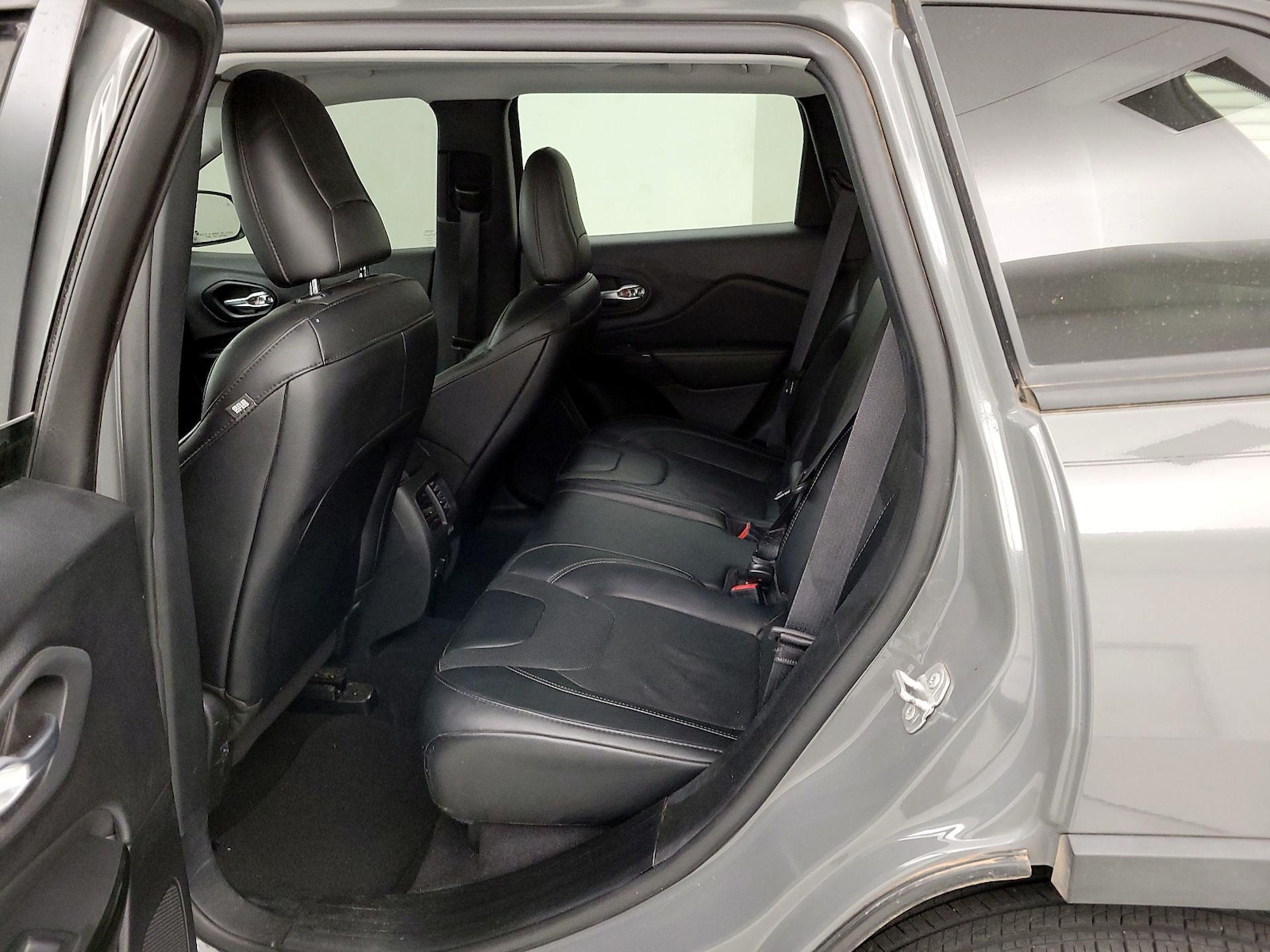 2023 Jeep Cherokee Altitude Lux - Photo 18