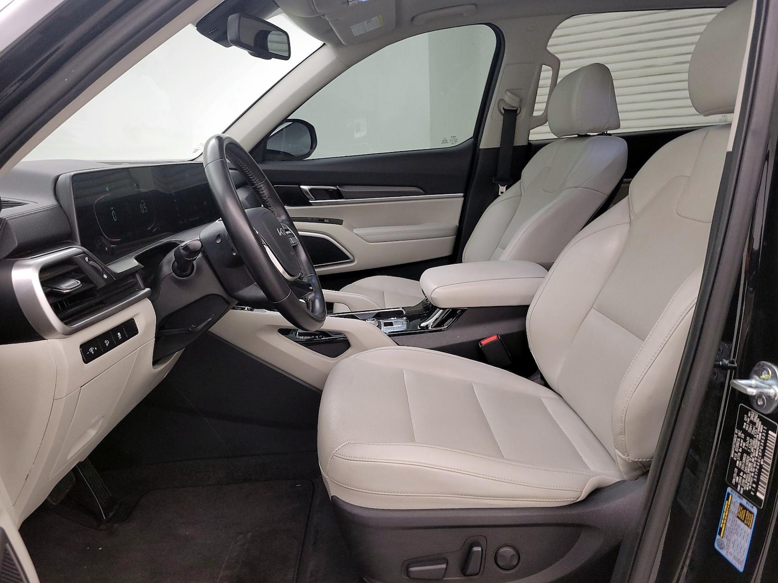 2023 Kia Telluride S - Photo 12