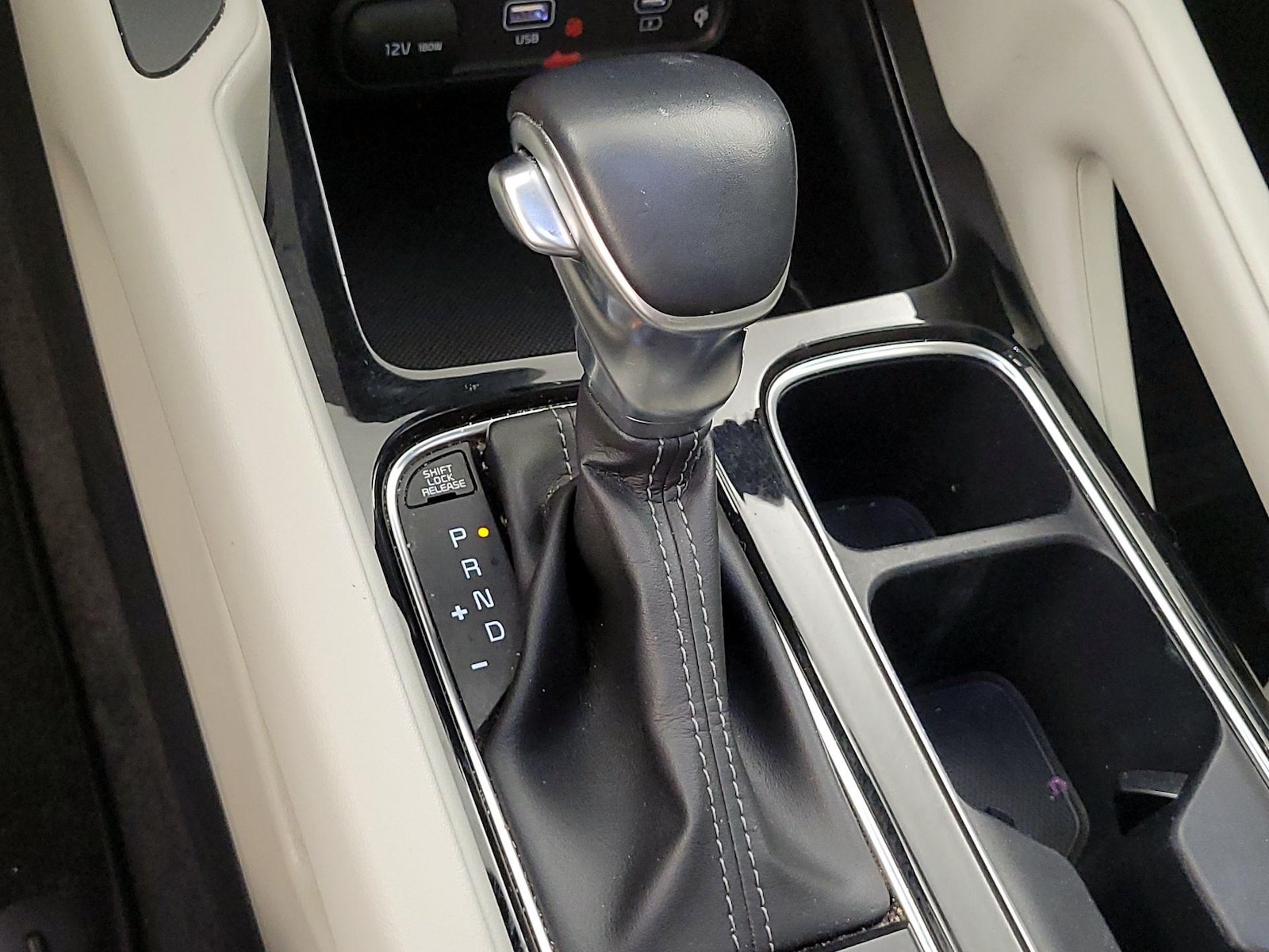 2023 Kia Telluride S - Photo 19