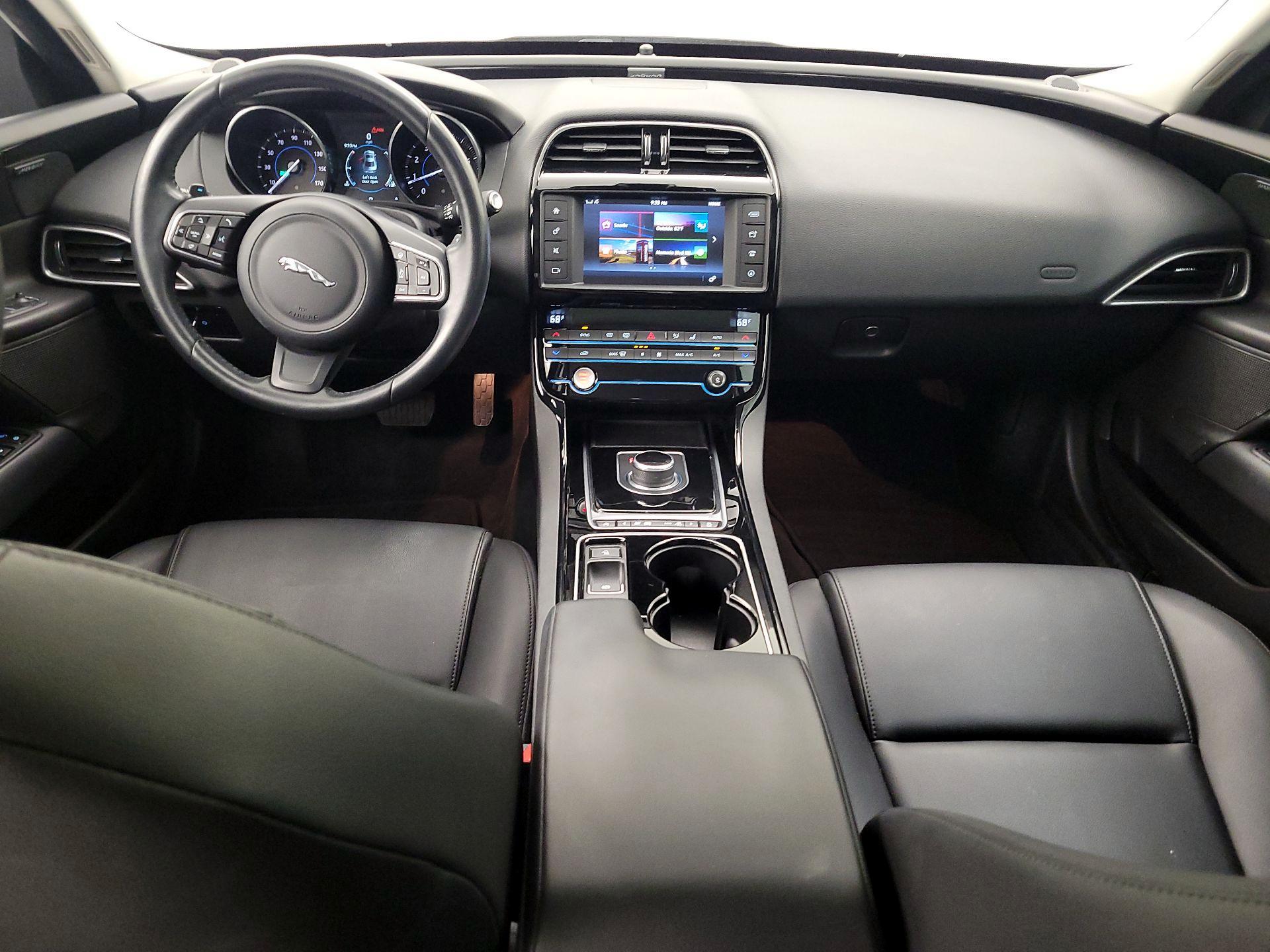 Thumbnail: 2017 Jaguar XE - 9