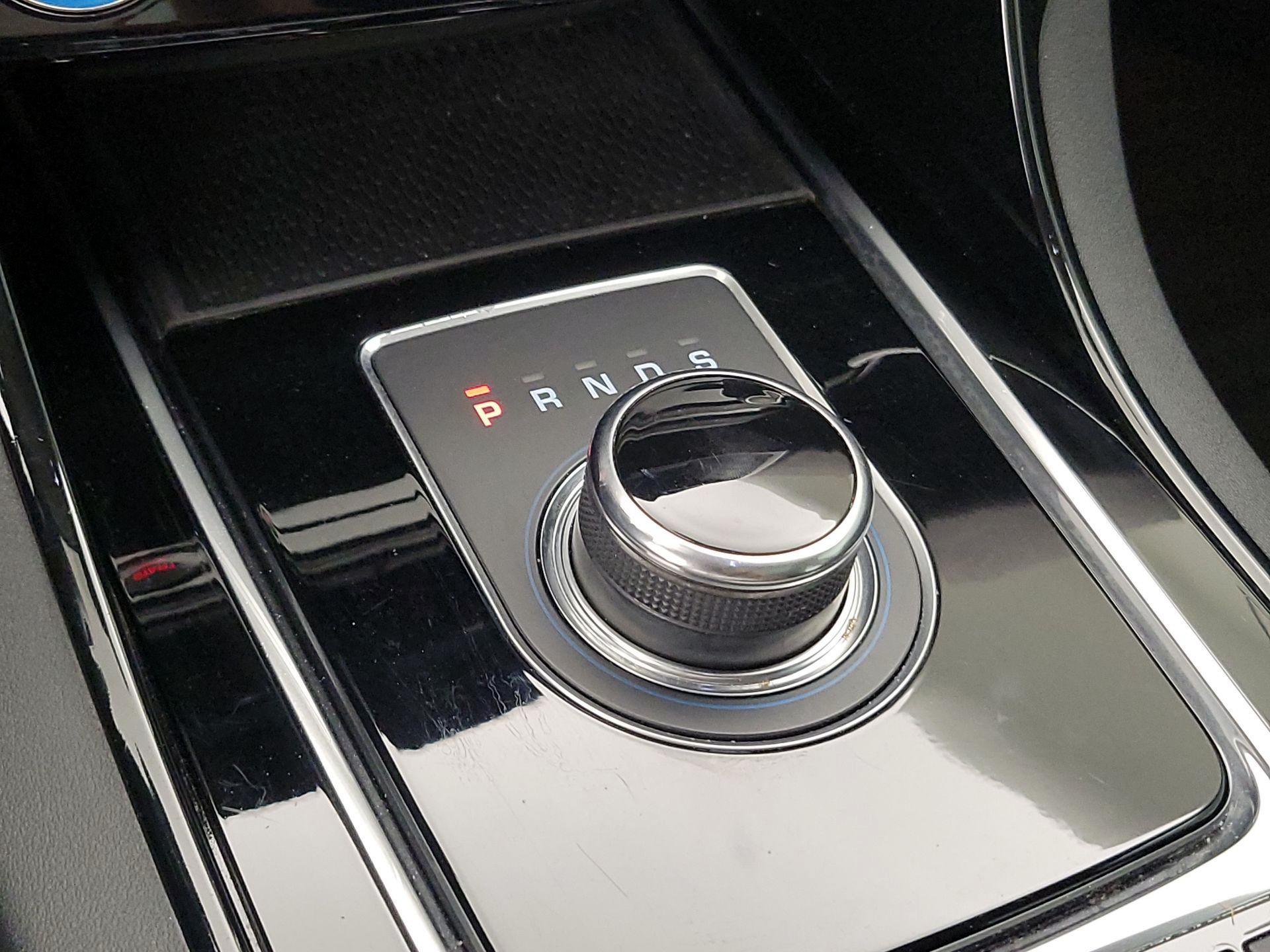 Thumbnail: 2017 Jaguar XE - 15