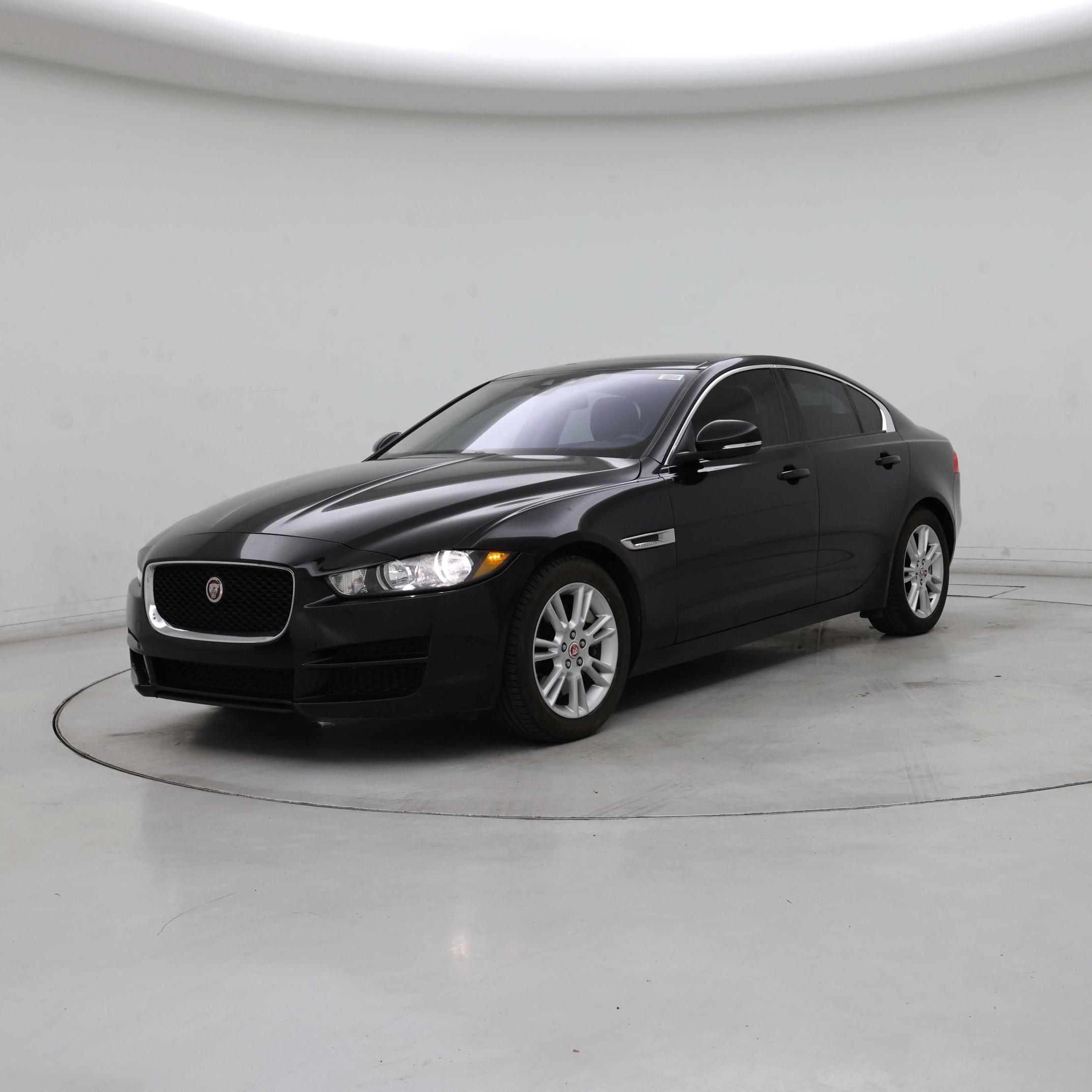 Thumbnail: 2017 Jaguar XE - 4