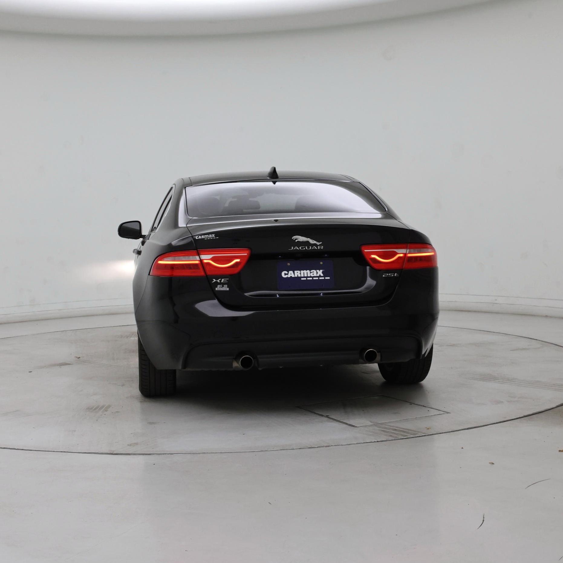 Thumbnail: 2017 Jaguar XE - 6