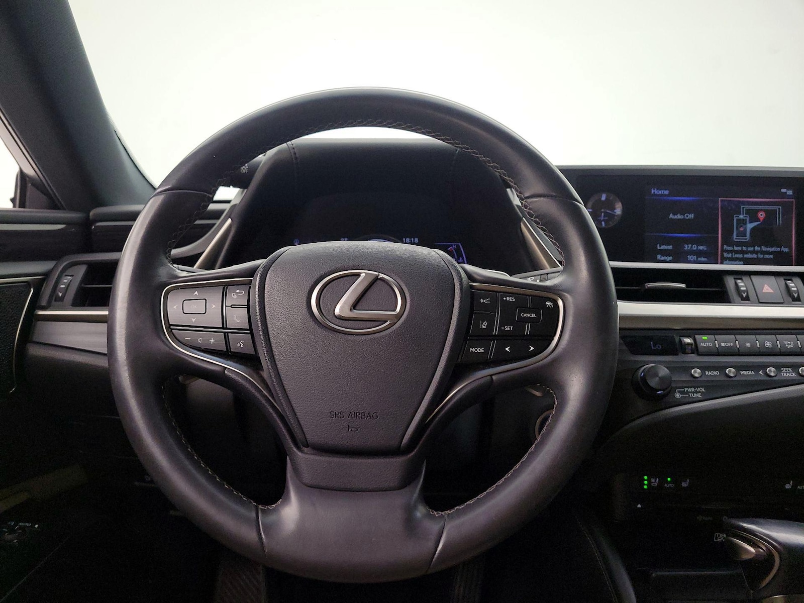2020 Lexus ES Hybrid 300h - Photo 11